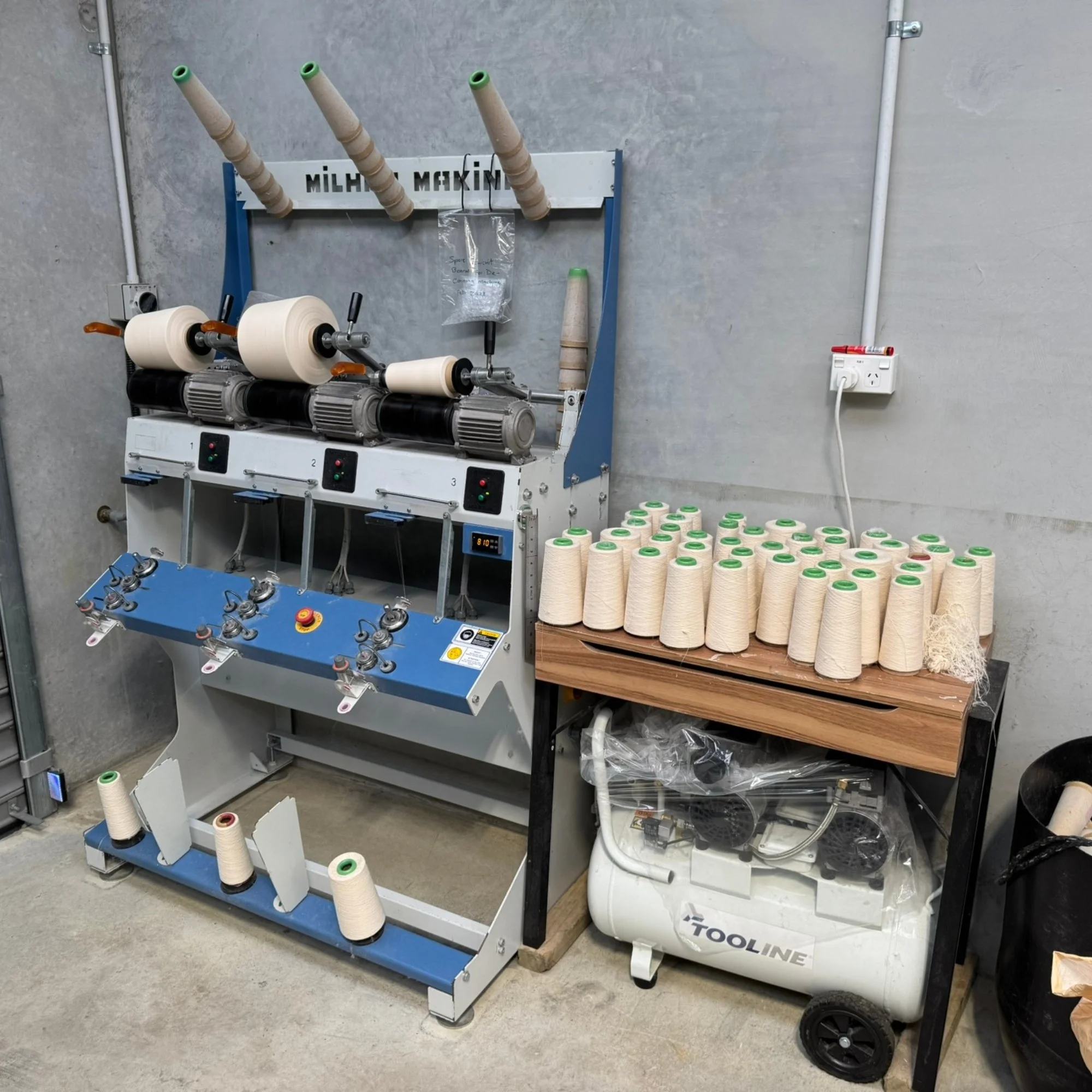 A mussock yarn winding machine