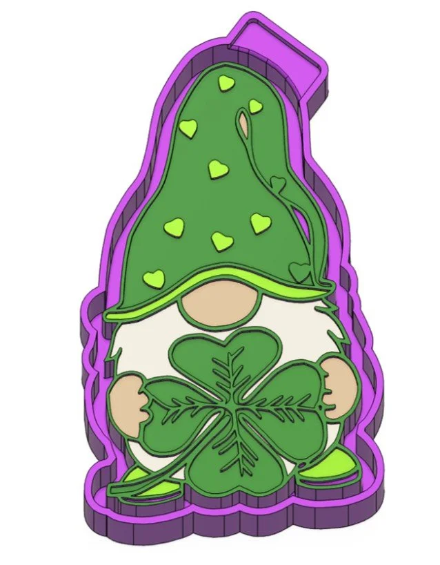 Gnome with 4 leaf clover