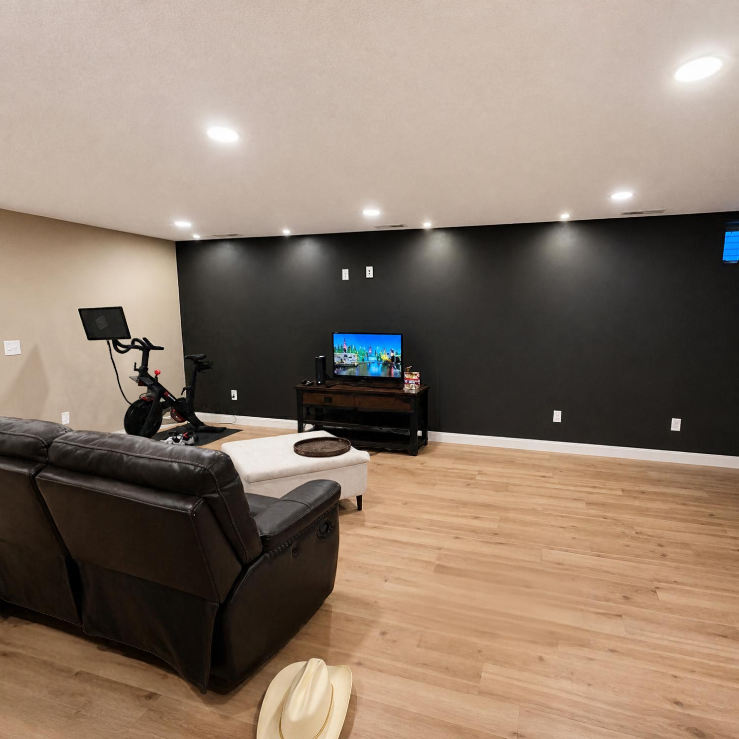 Copy of MARSHLAND DR - LIVING ROOM.png