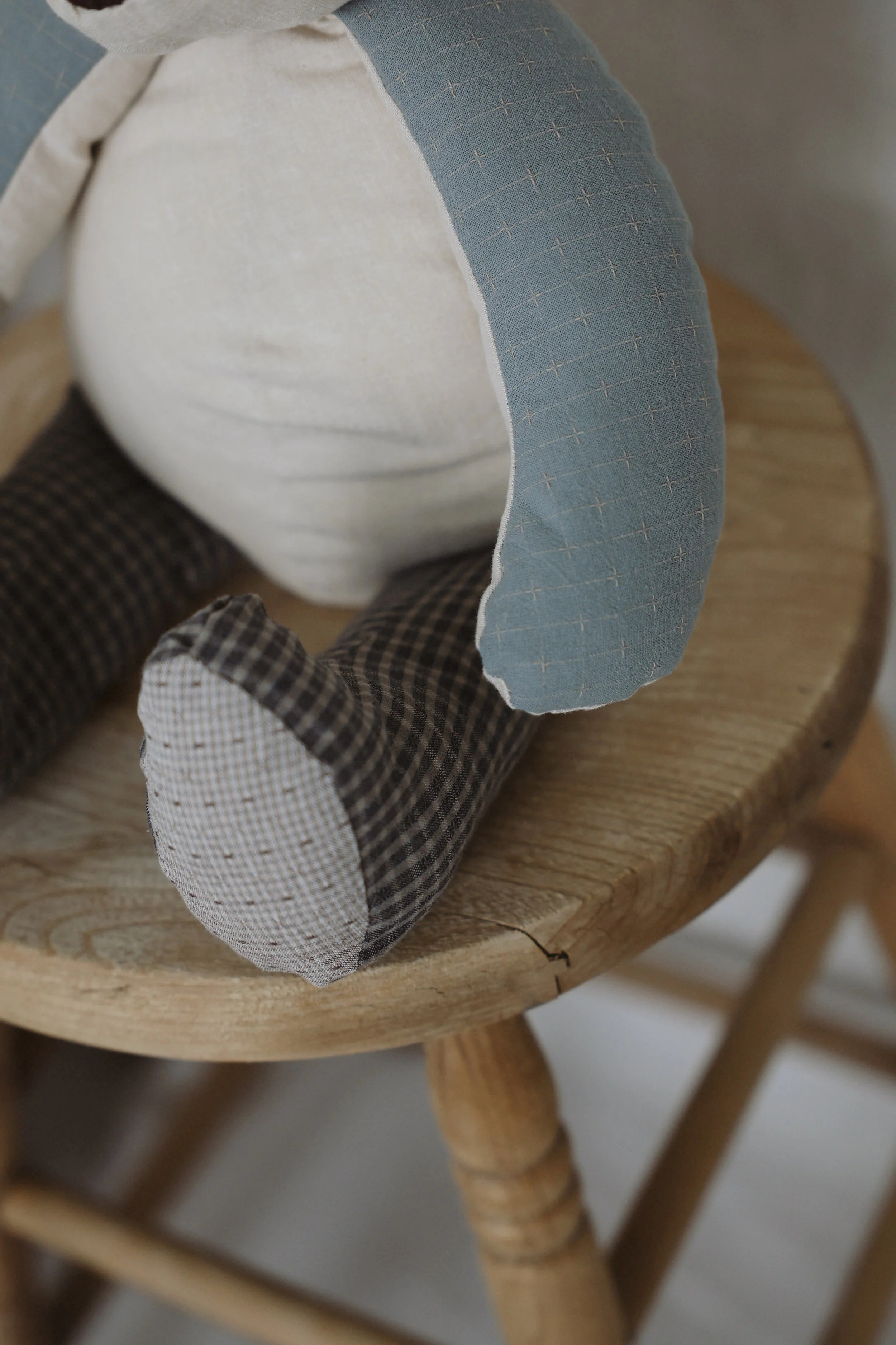 ralphie-hand-stitched-natural-cotton-linen-teddy-bear.jpg