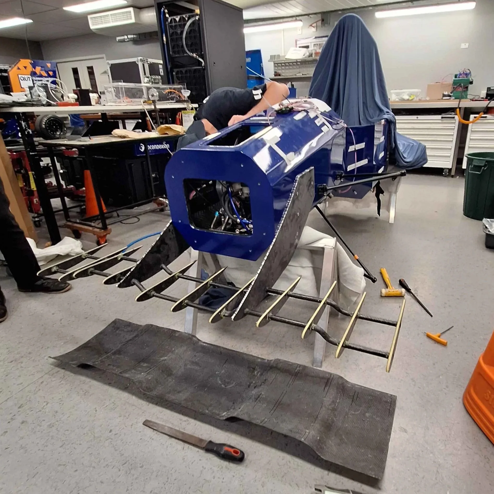 Front wing internal structure 