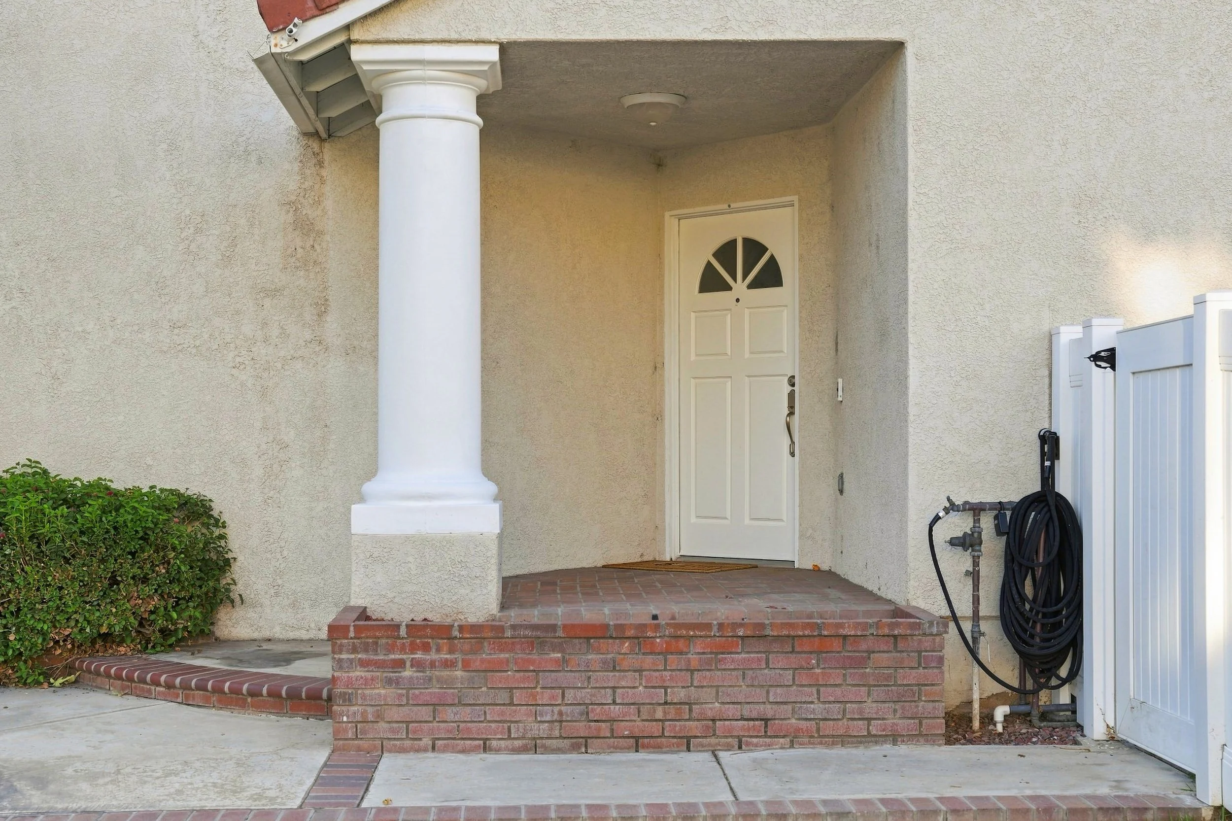 Door 1.jpg