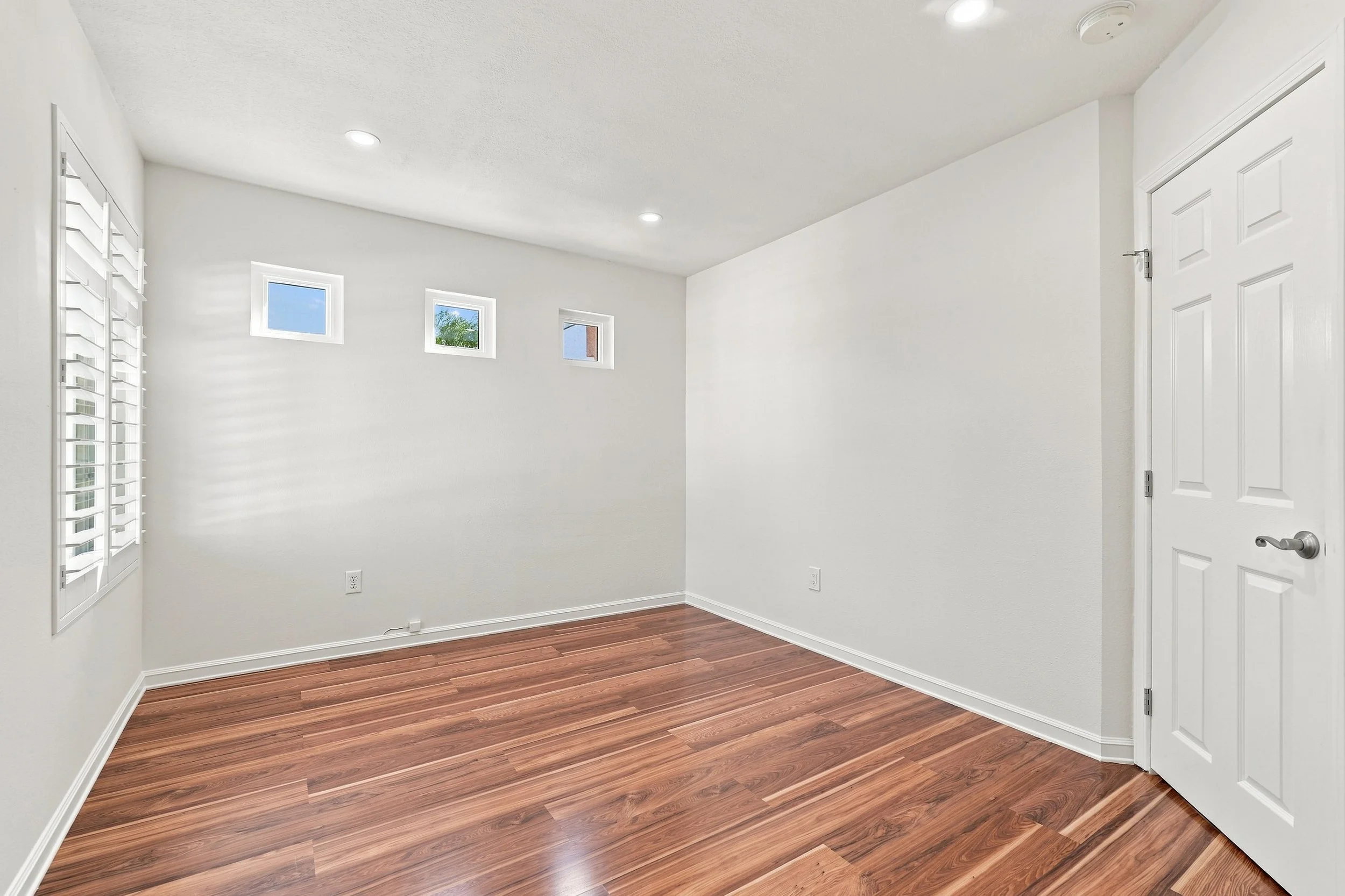 Room 1-3.jpg
