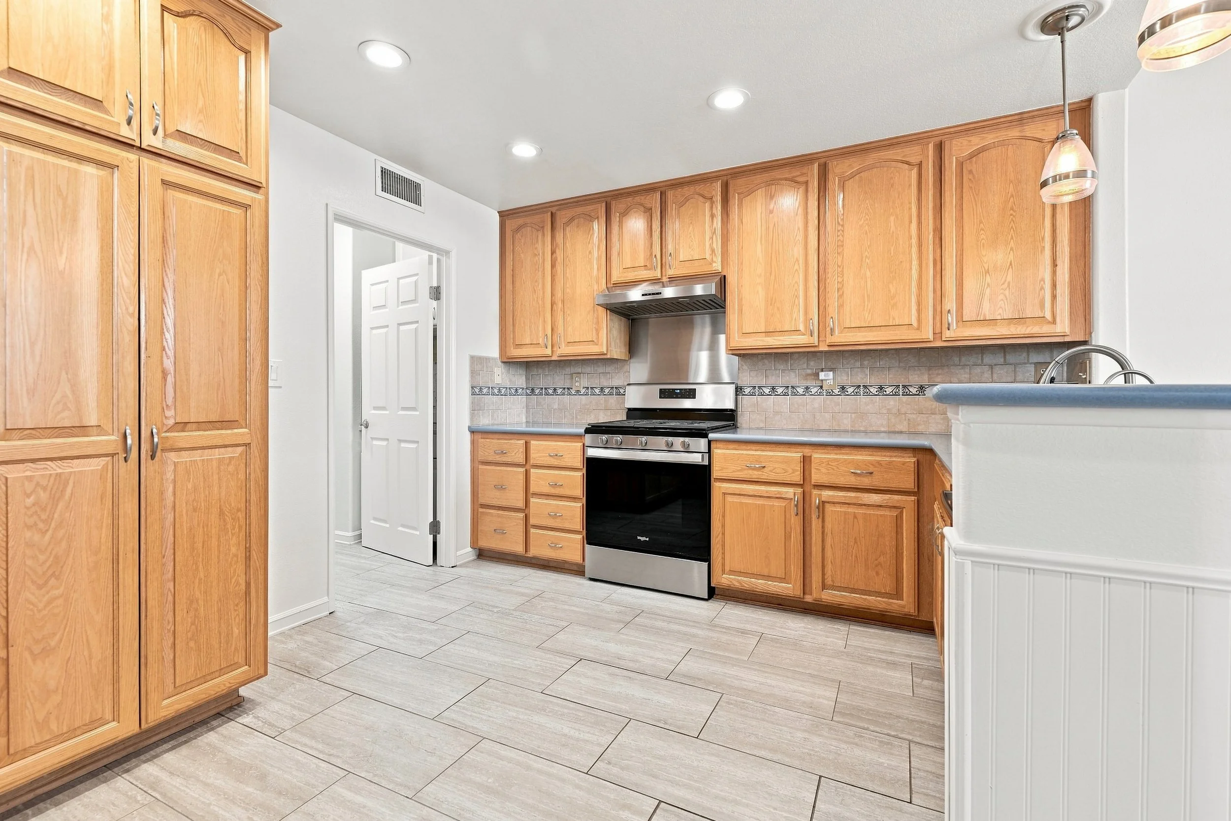 Kitchen 1.jpg