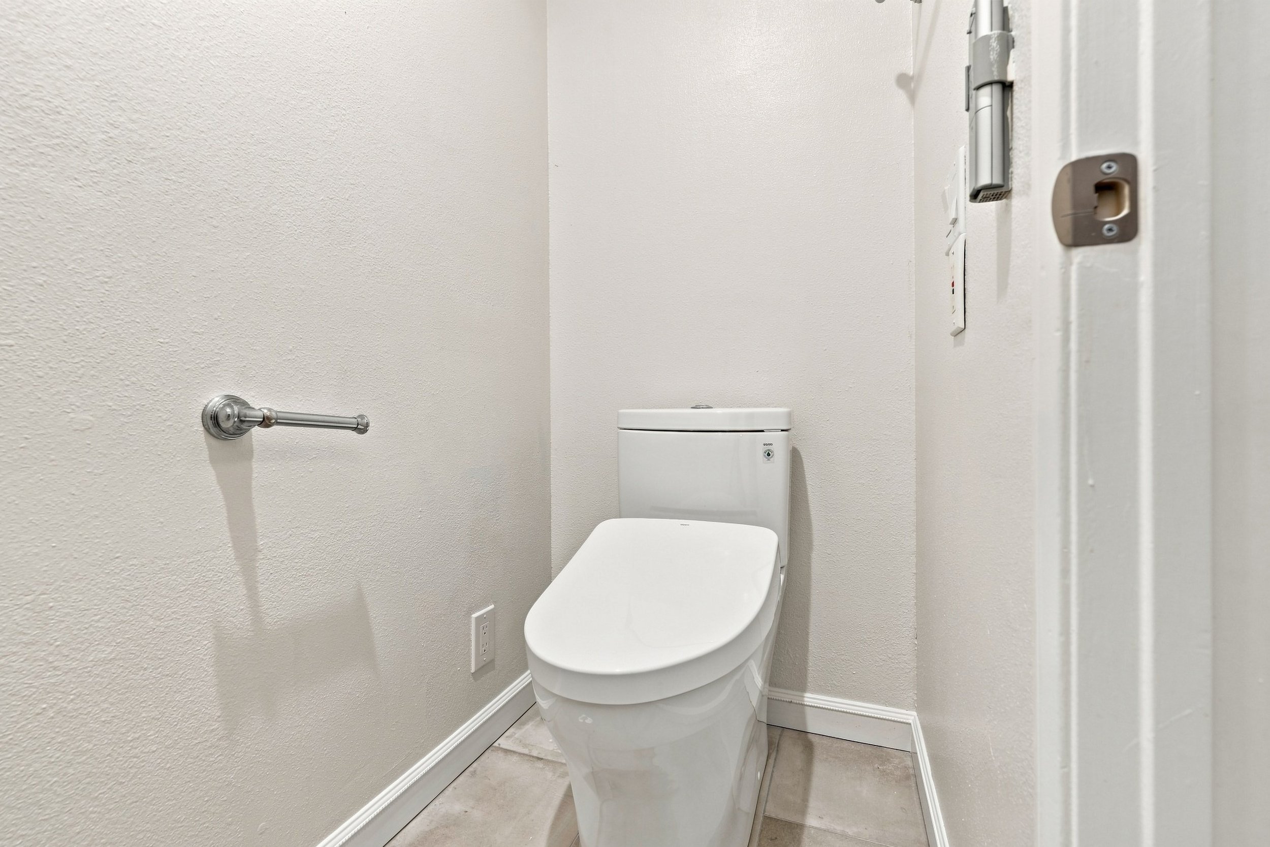 Master Toilet.jpg