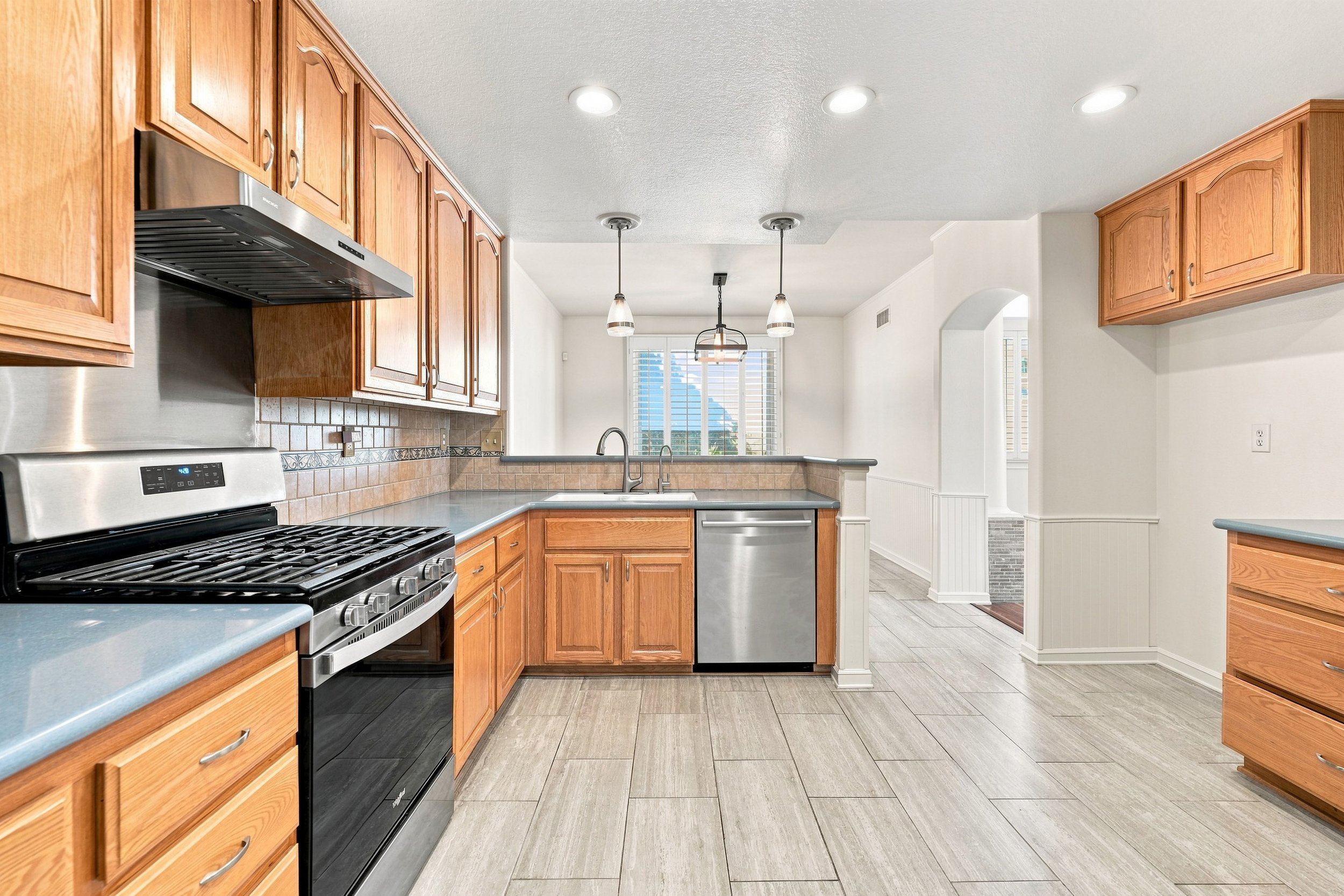 Kitchen 2.jpg