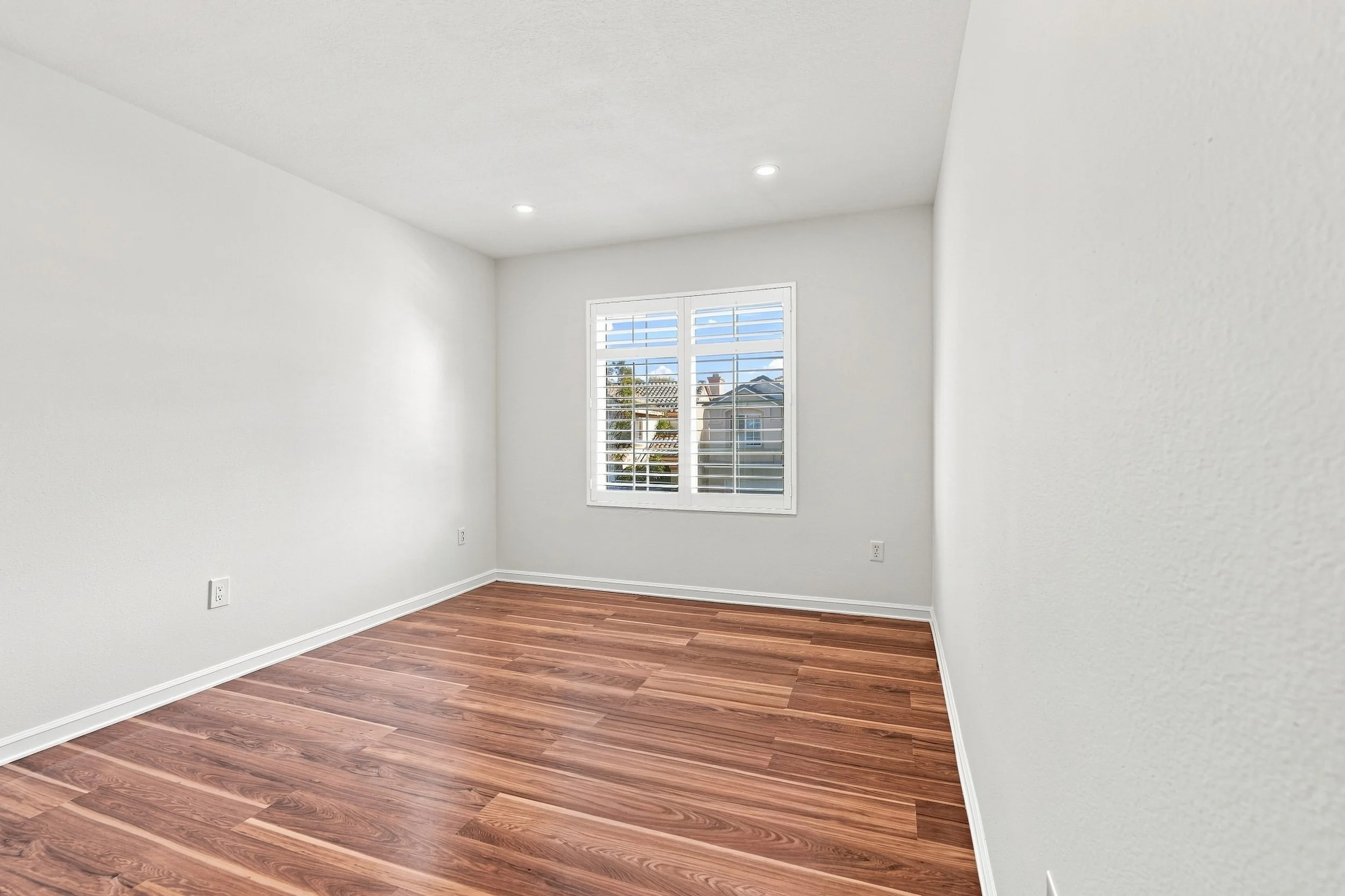 Room 2-4.jpg