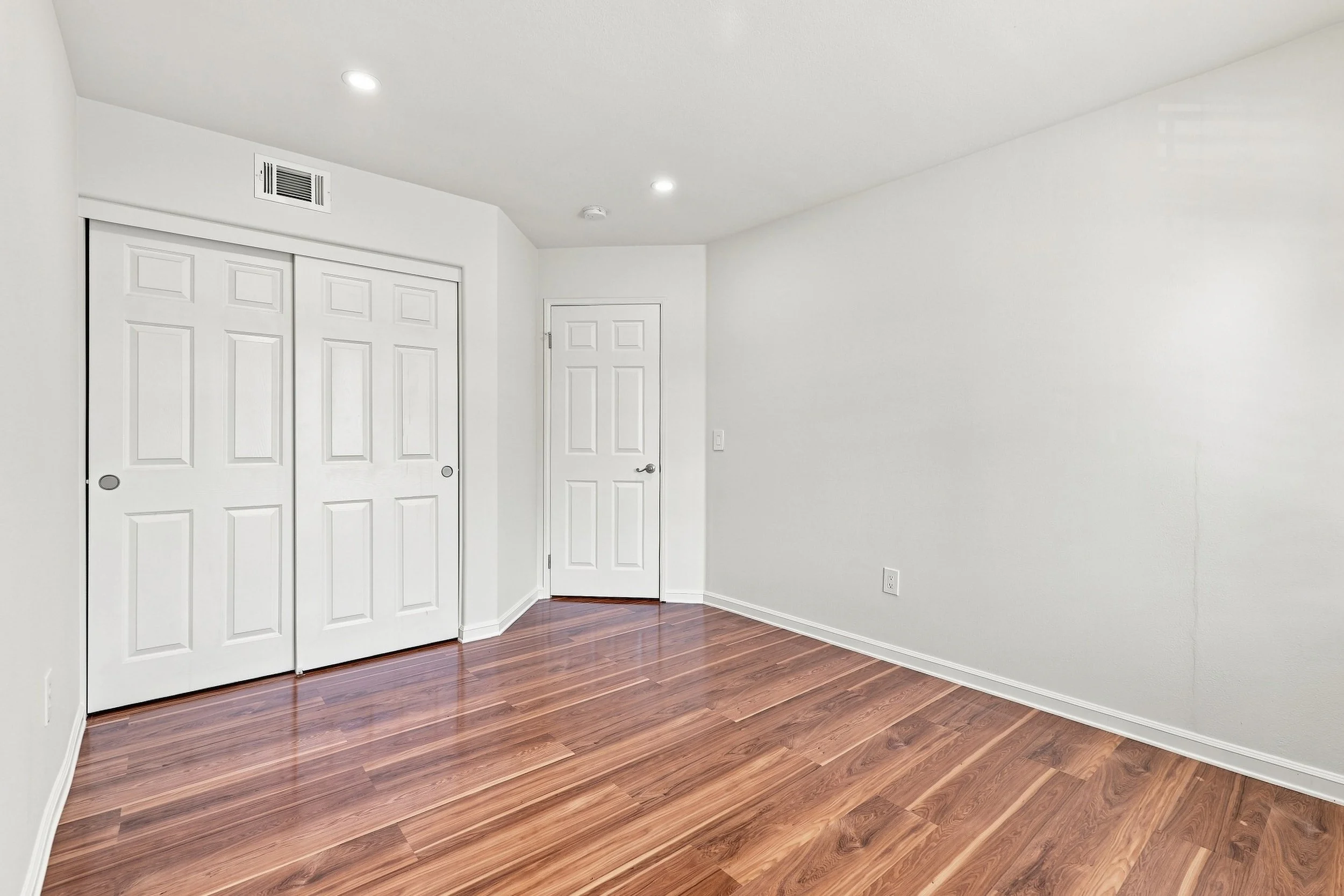 Room 2-2.jpg
