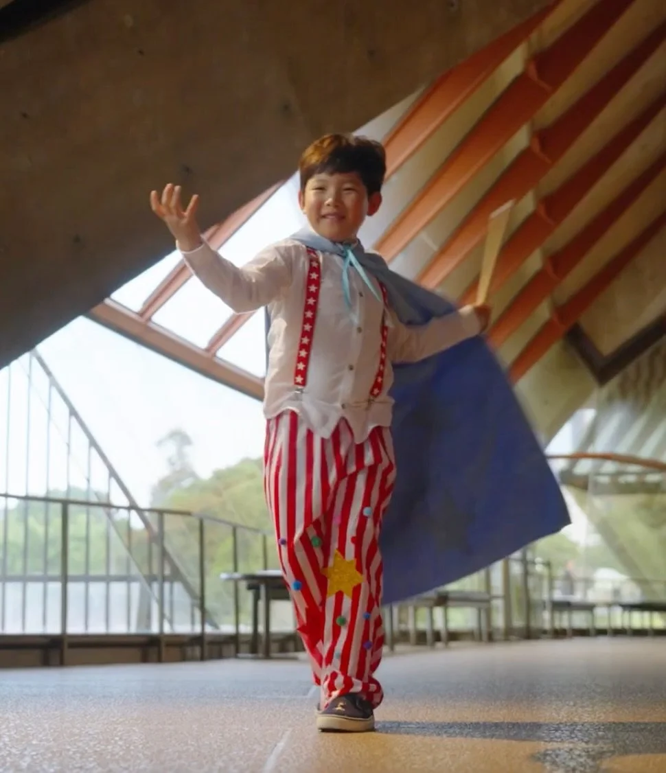 A little bit of magic from Tylor K for The Sydney Opera House. 🪄✨🎩
