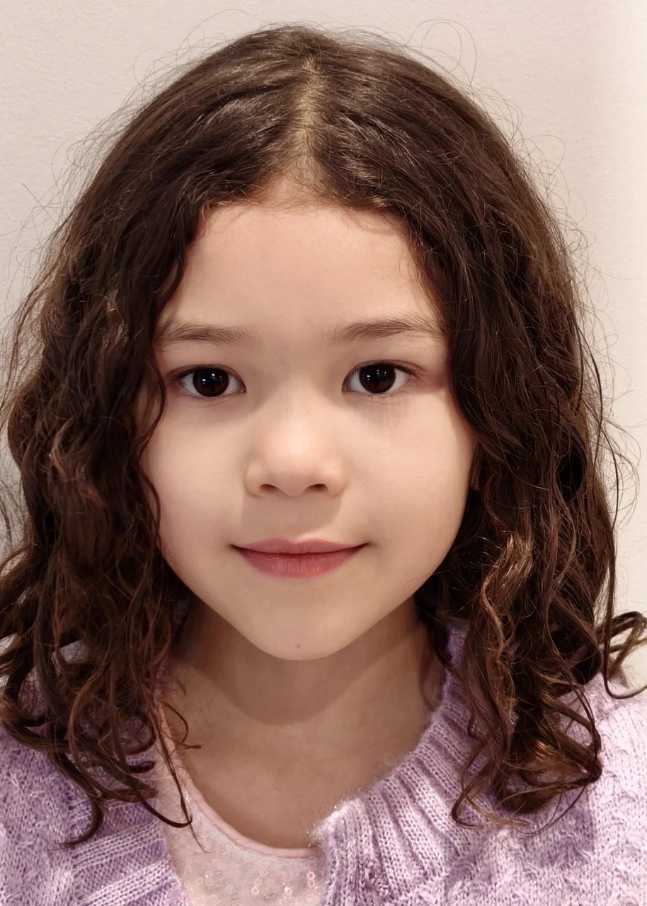 ELARA F - AGE 7
