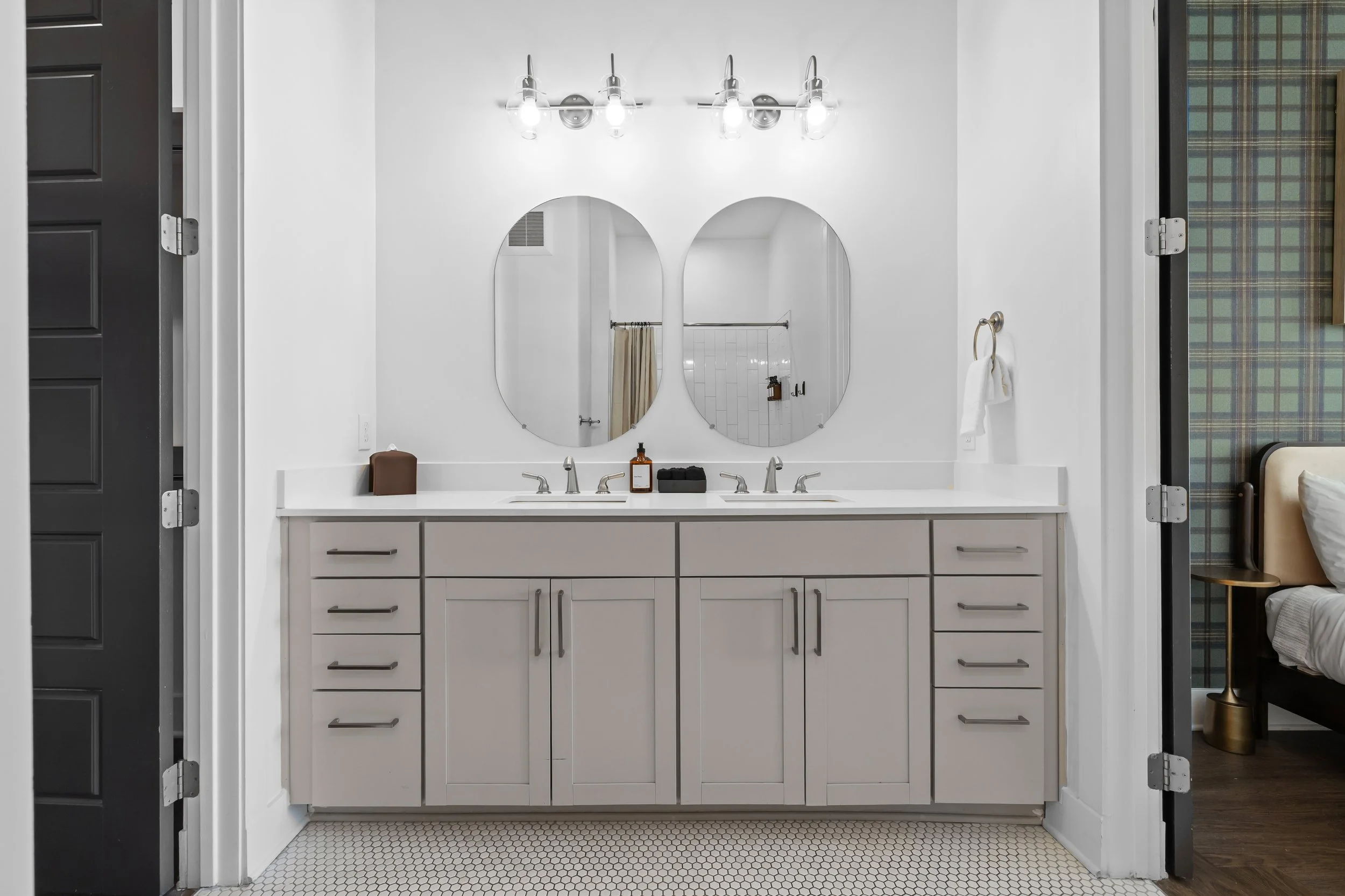 Burnham-Unit-433-44.jpg