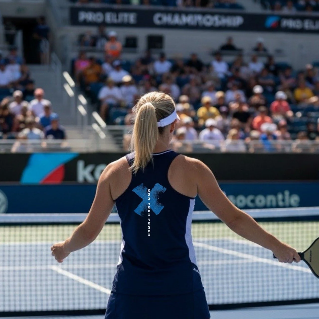 womens_performance_tank_LIFESTYLE00006.jpeg