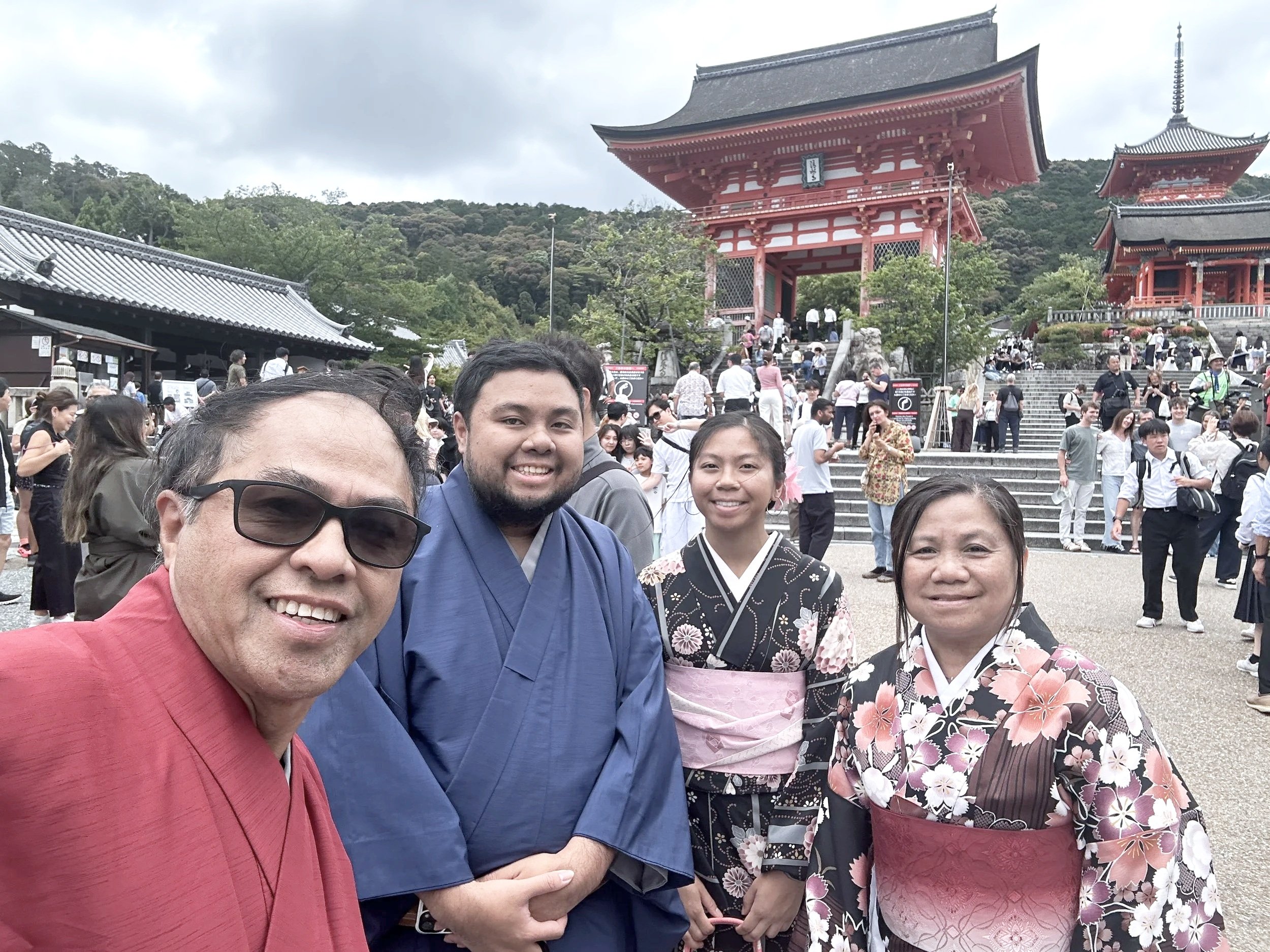 temple+family2.jpg