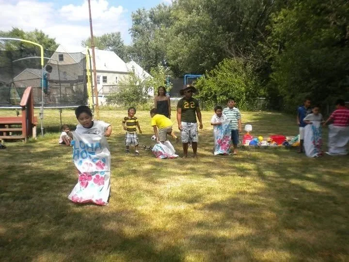 2010+july+backyard+game+2.jpg