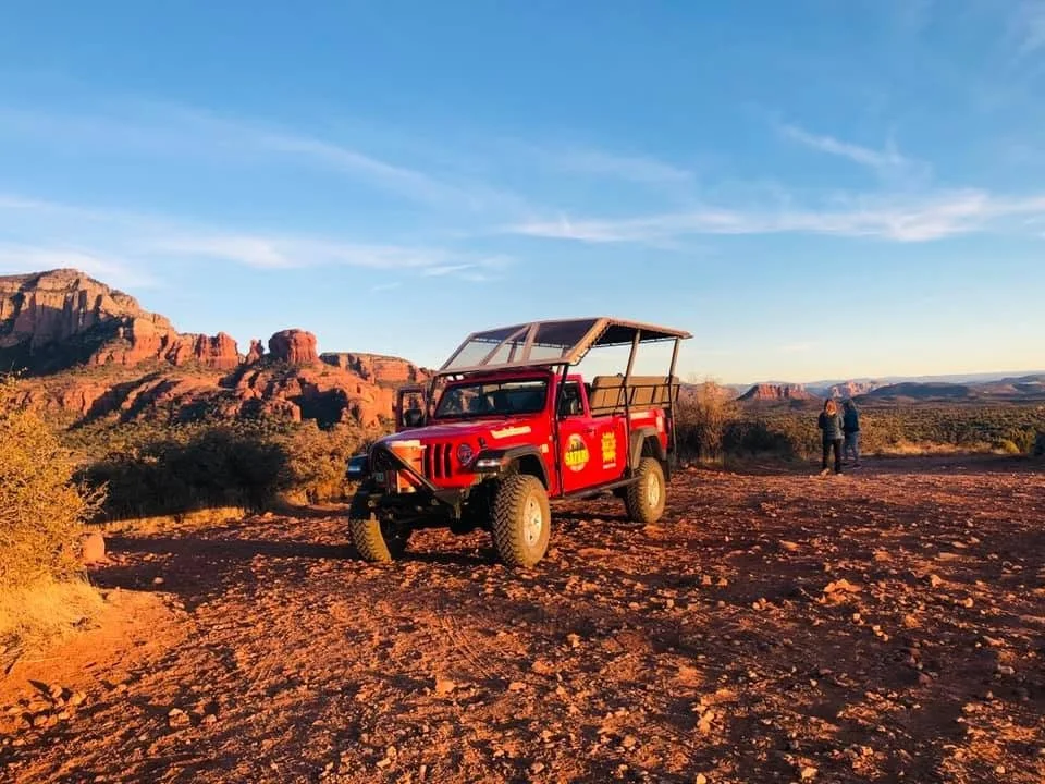 sedona-jeep-red-rock-landscape.jpg