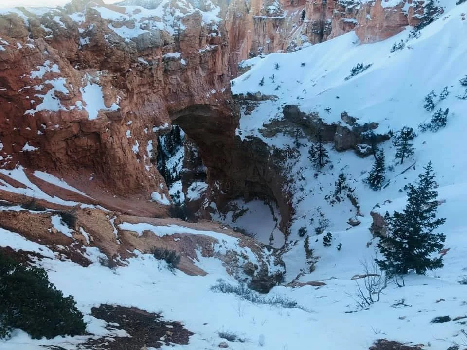 bryce-natural-bridge-snow.jpg