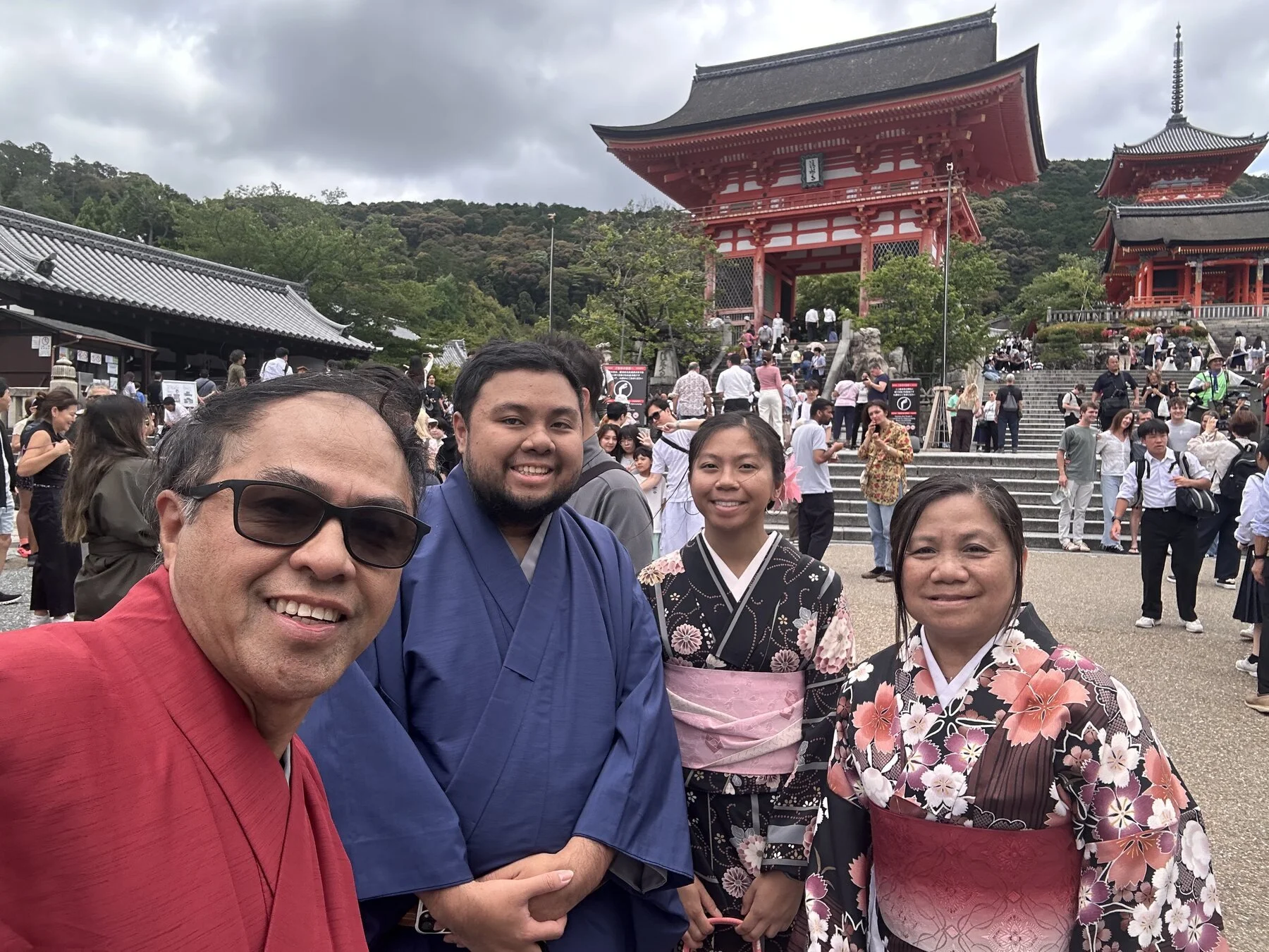 KYOTO
Kimono, Fushimi Inari & unforgettable local food