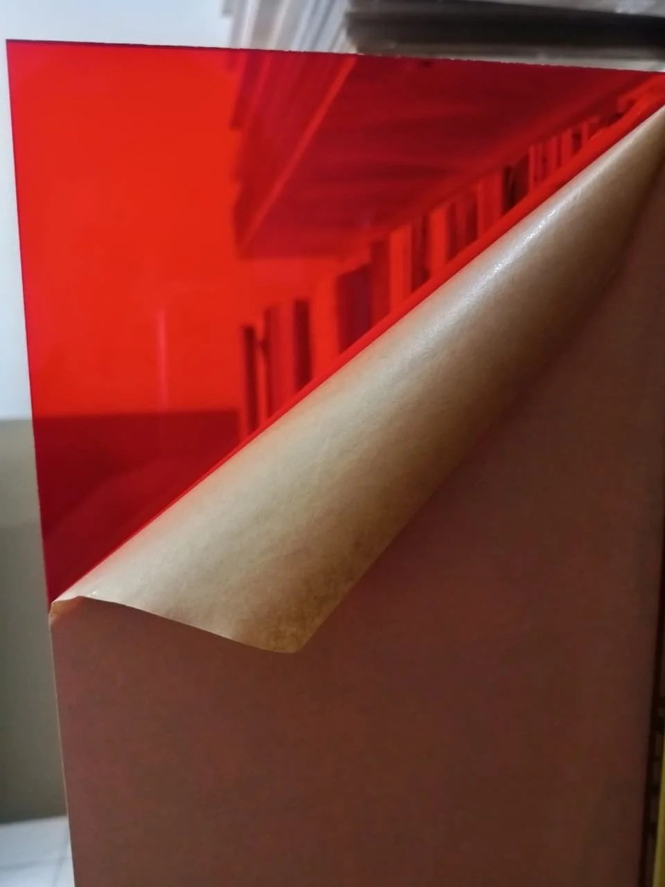 AKRILIK MERAH TRANSPARAN