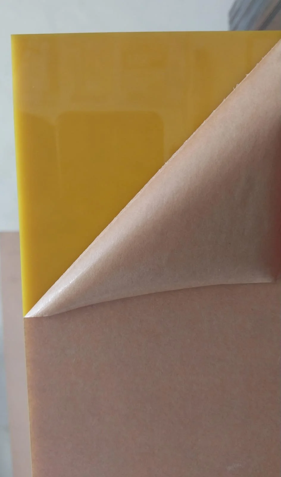 AKRILIK KUNING GLOSSY