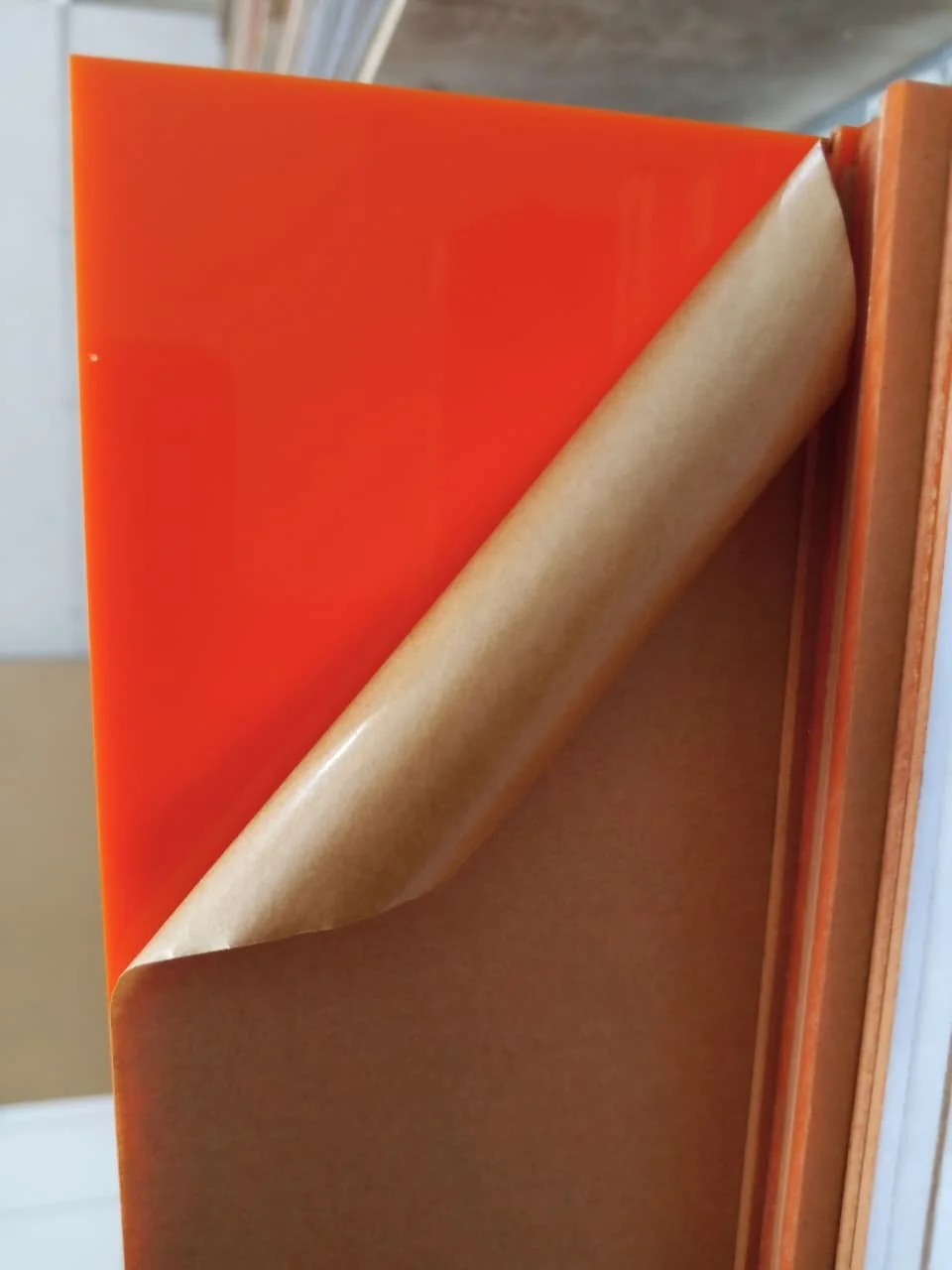 AKRILIK JINGGA GLOSSY