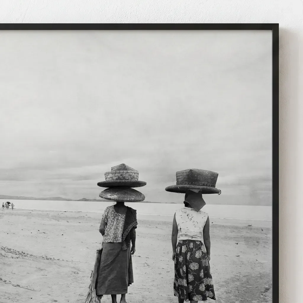 Women by the Lake 02.webp