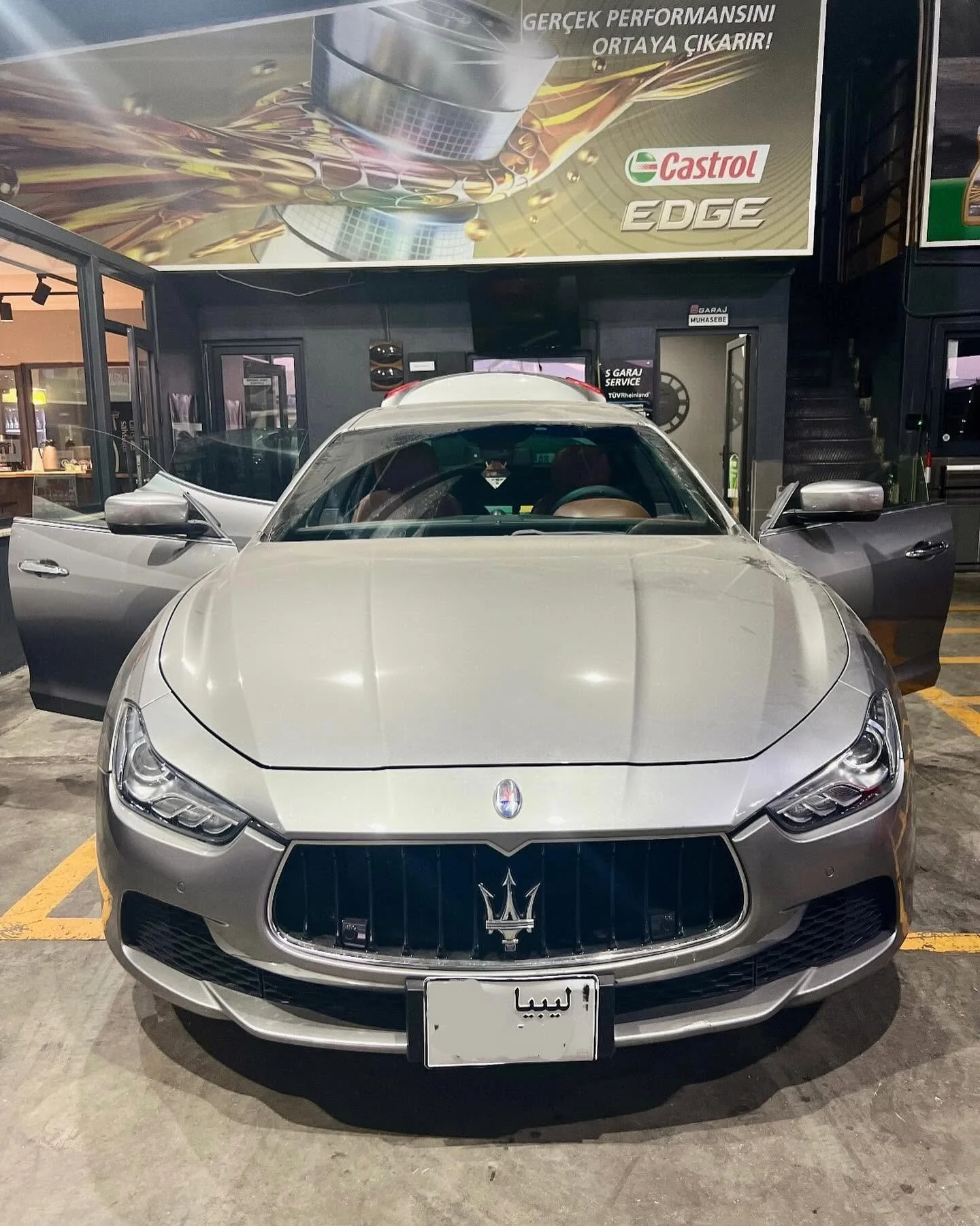 S Garaj, Fethiye'de otomobil, SUV, cip ve tüm üst segment araçlar için profesyonel bakım, onarım ve yedek parça hizmetleri sunmaktadır. Alanında uzman teknik ekibi, modern servis altyapısı ve kaliteli yedek parça çözümleriyle her marka ve model araca