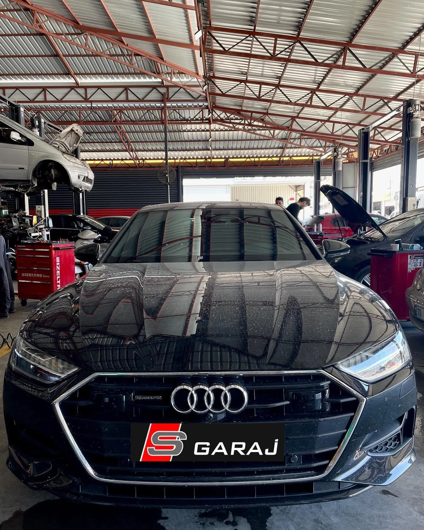 S Garaj, Fethiye'de otomobil, SUV, cip ve tüm üst segment araçlar için profesyonel bakım, onarım ve yedek parça hizmetleri sunmaktadır. Alanında uzman teknik ekibi, modern servis altyapısı ve kaliteli yedek parça çözümleriyle her marka ve model araca