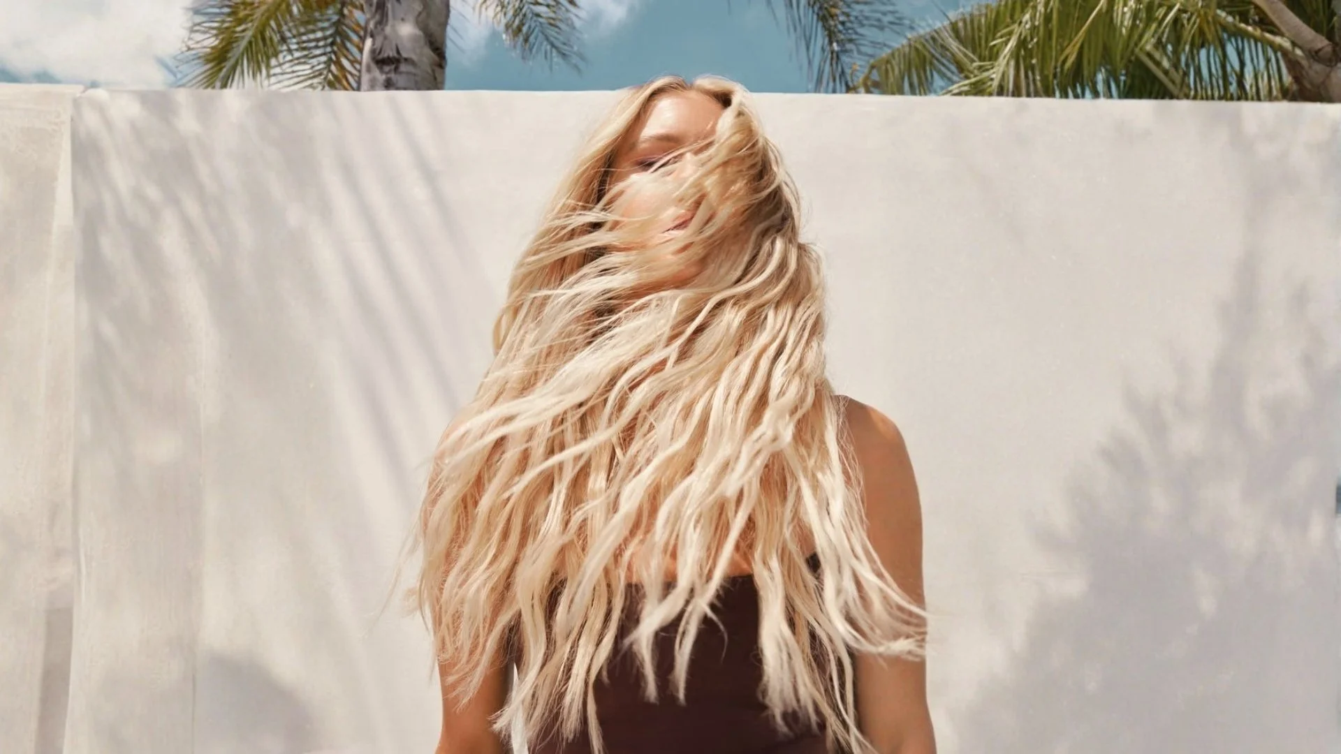 woman with natural hair texture