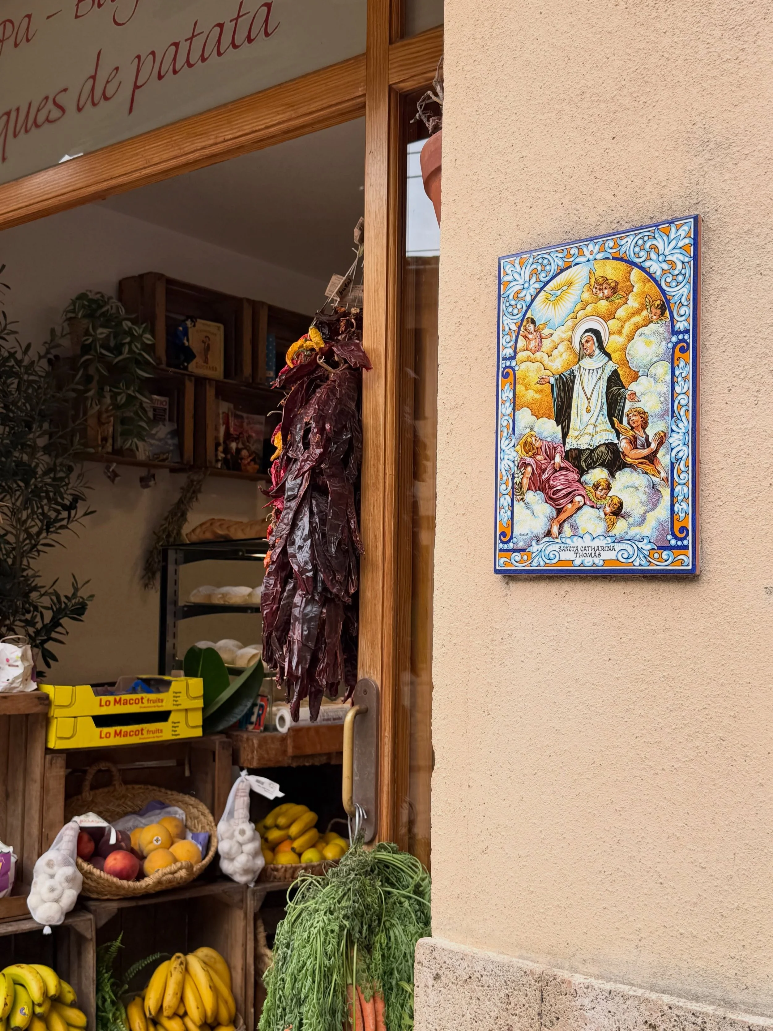 Mallorca, a few slow days and endless inspiration 🤍

From the honeyed stone and weathered fa&ccedil;ades to beautiful architectural details, natural materials and interiors layered with texture and patina, there was something to notice around every 