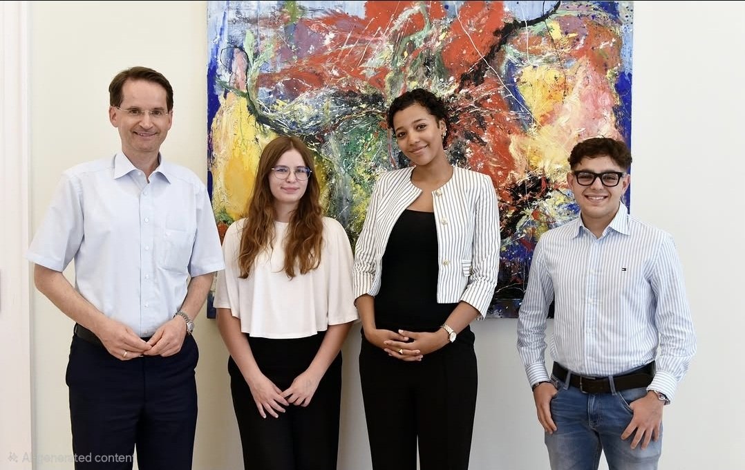 Der Vorstand des Jugendparlaments Ingolstadt zu Besuch bei Oberbürgermeister