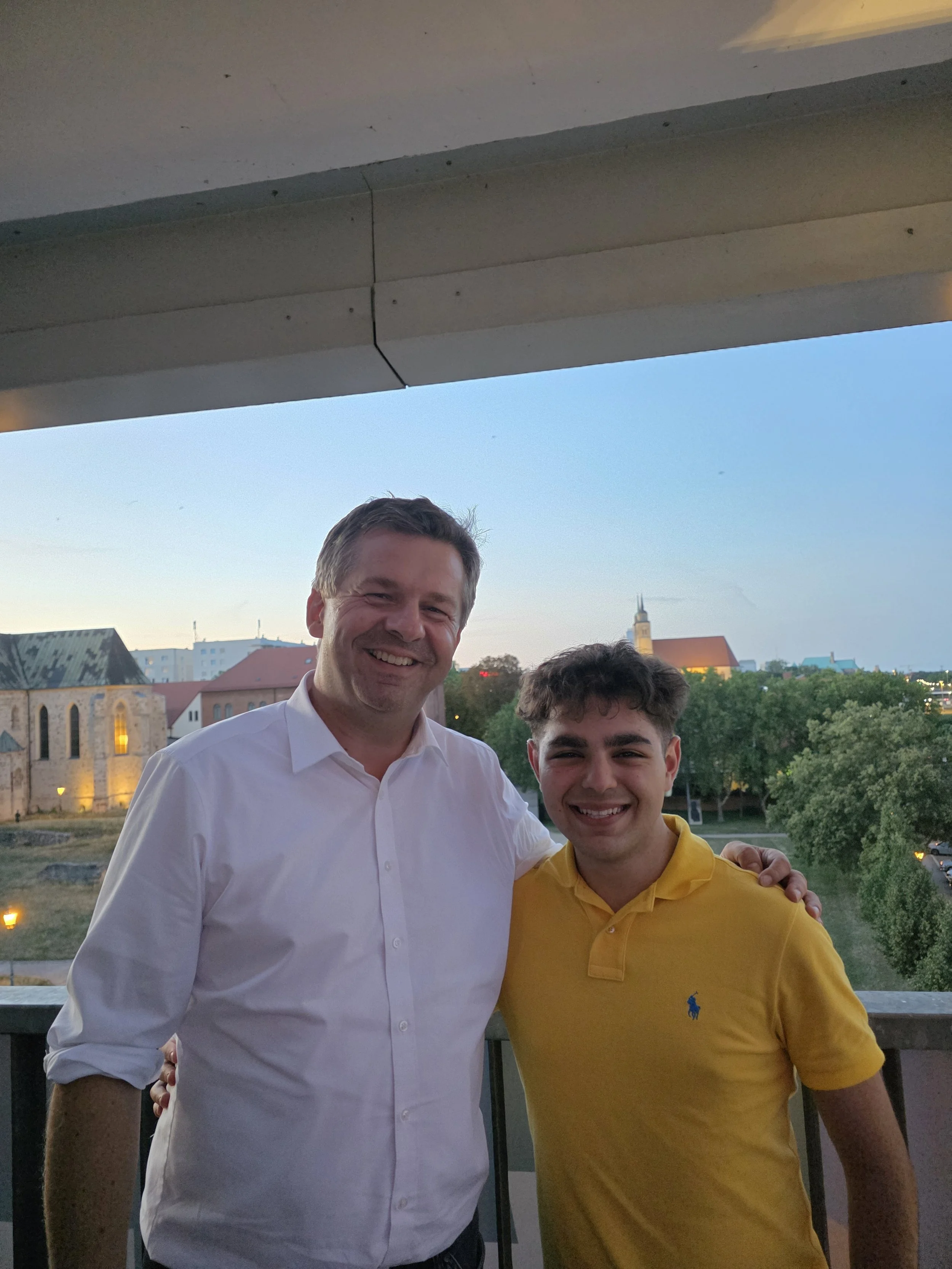 Zu Besuch bei Sachsen-Anhalts Ministerpräsidenten Sven Schulze in der CDU-Landesgeschäftsstelle in Magdeburg.