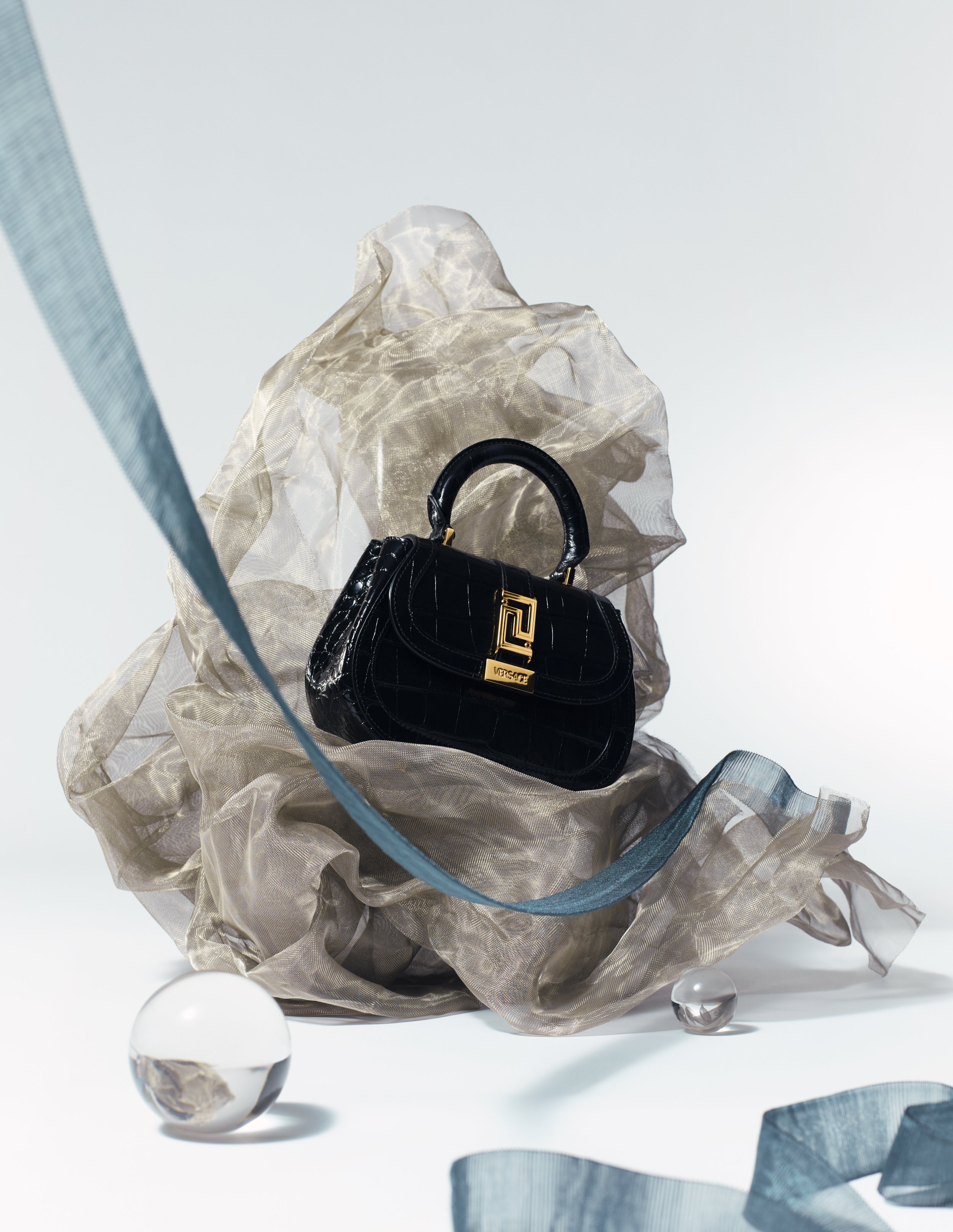 230905_AD_Harrods_GiftingAdvertorial_S01_0027_Hero_R1b.jpg