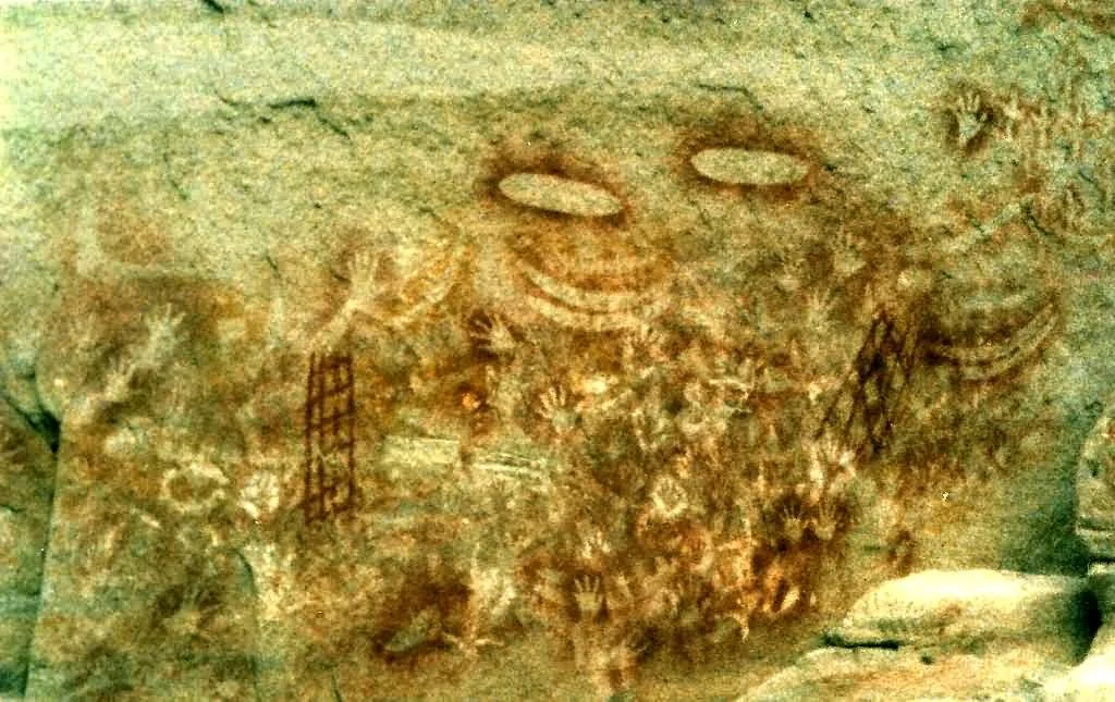 Aboriginal_art_Carnarvon_Gorge.jpeg
