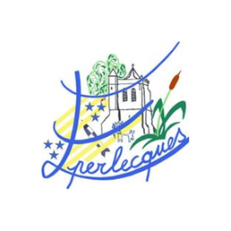 Logo ville d’Éperlecques  avec un bâtiment, une plume, des étoiles et le texte en cursive bleue.