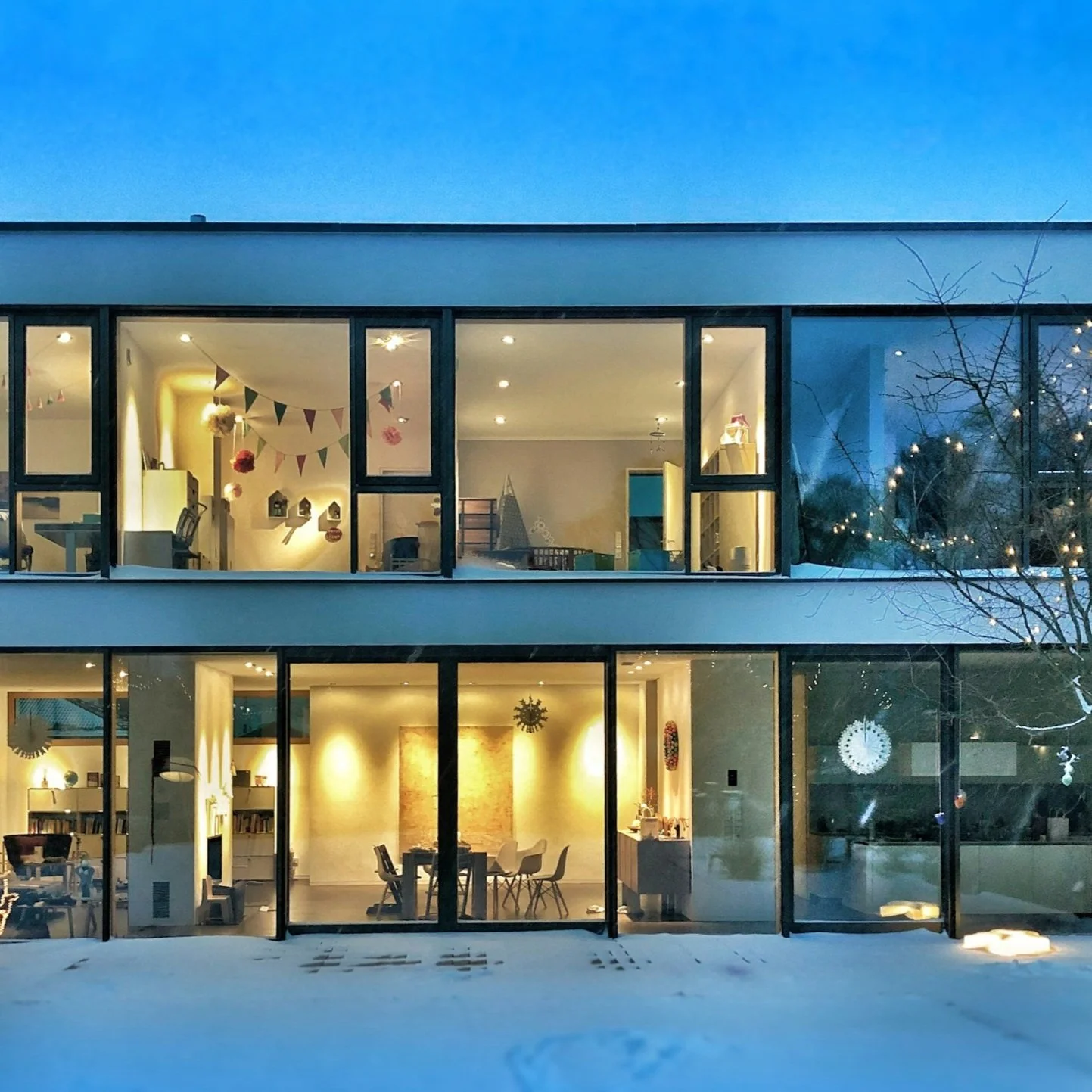 Follow the Glow: Artistic Expressions with Track and Accent Lighting
