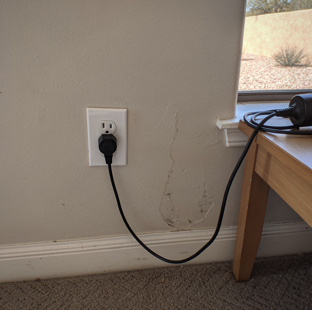 exposed aluminum wiring spliced into copper outlet