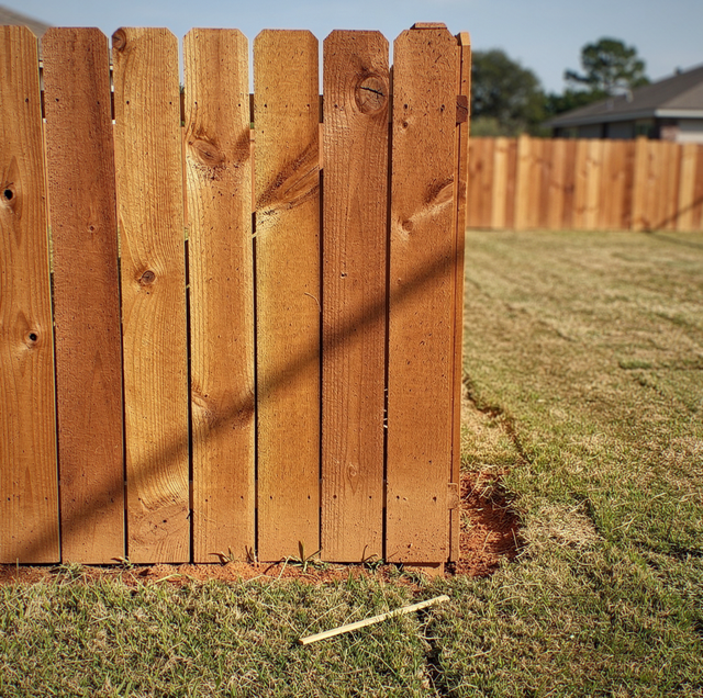 Board-on-Board vs Side-by-Side Privacy Fence Construction