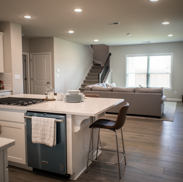 Broken-Plan Layout vs. Open Floor Plan: Which Suits a House
