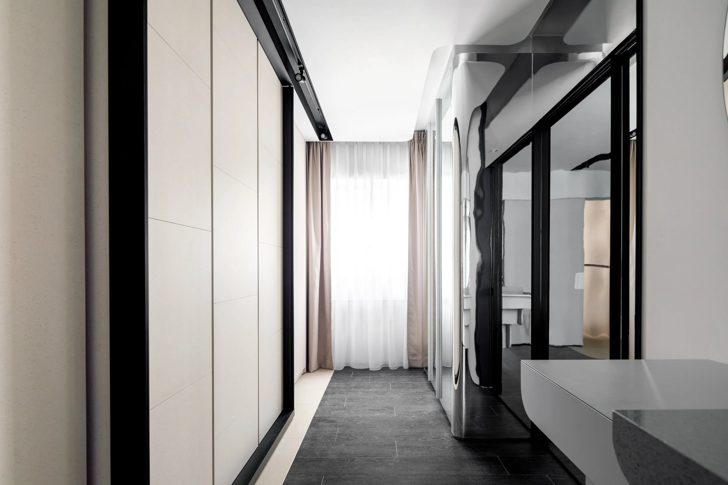 11) Walk in wardrobe.jpg