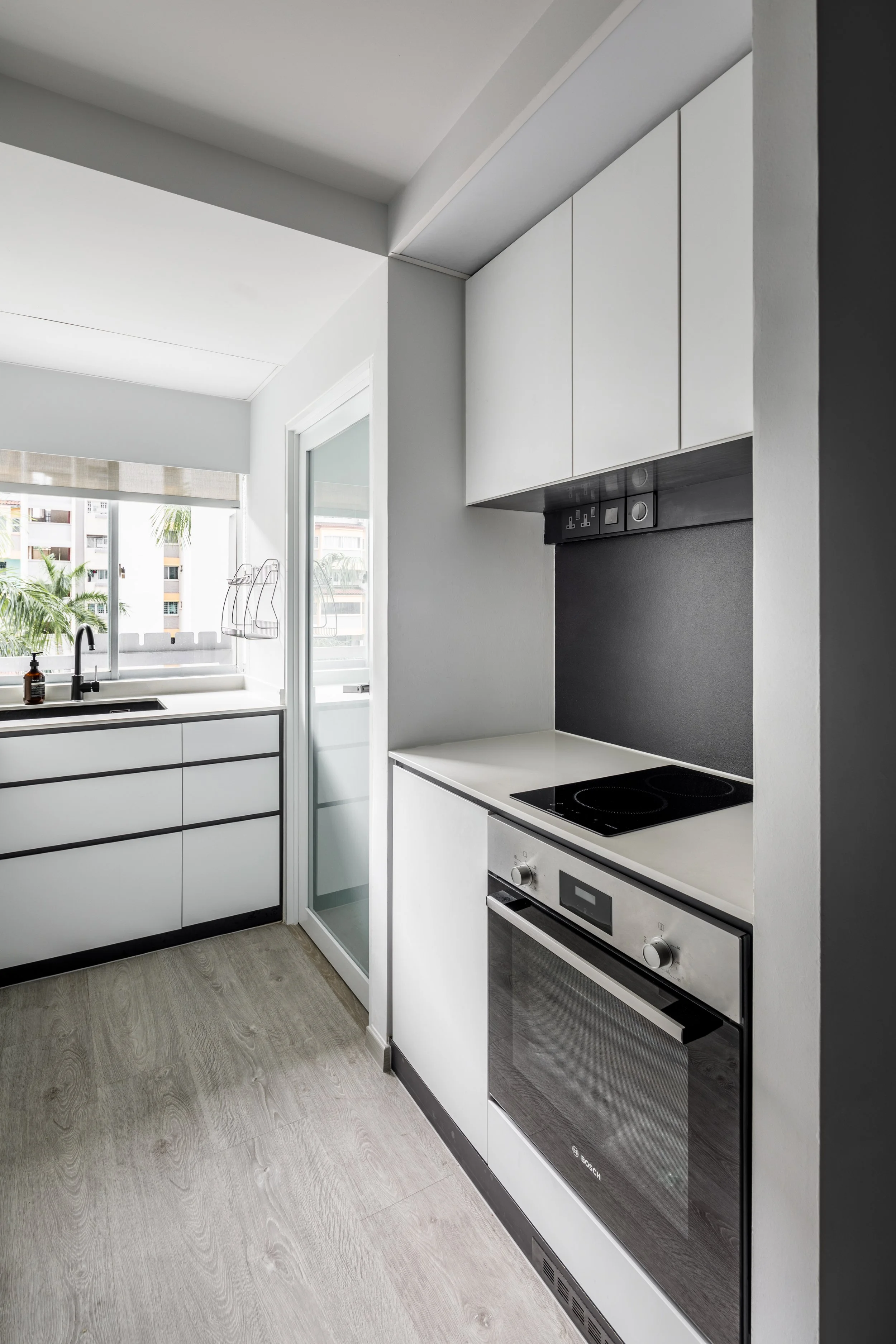 4) Kitchen.jpg