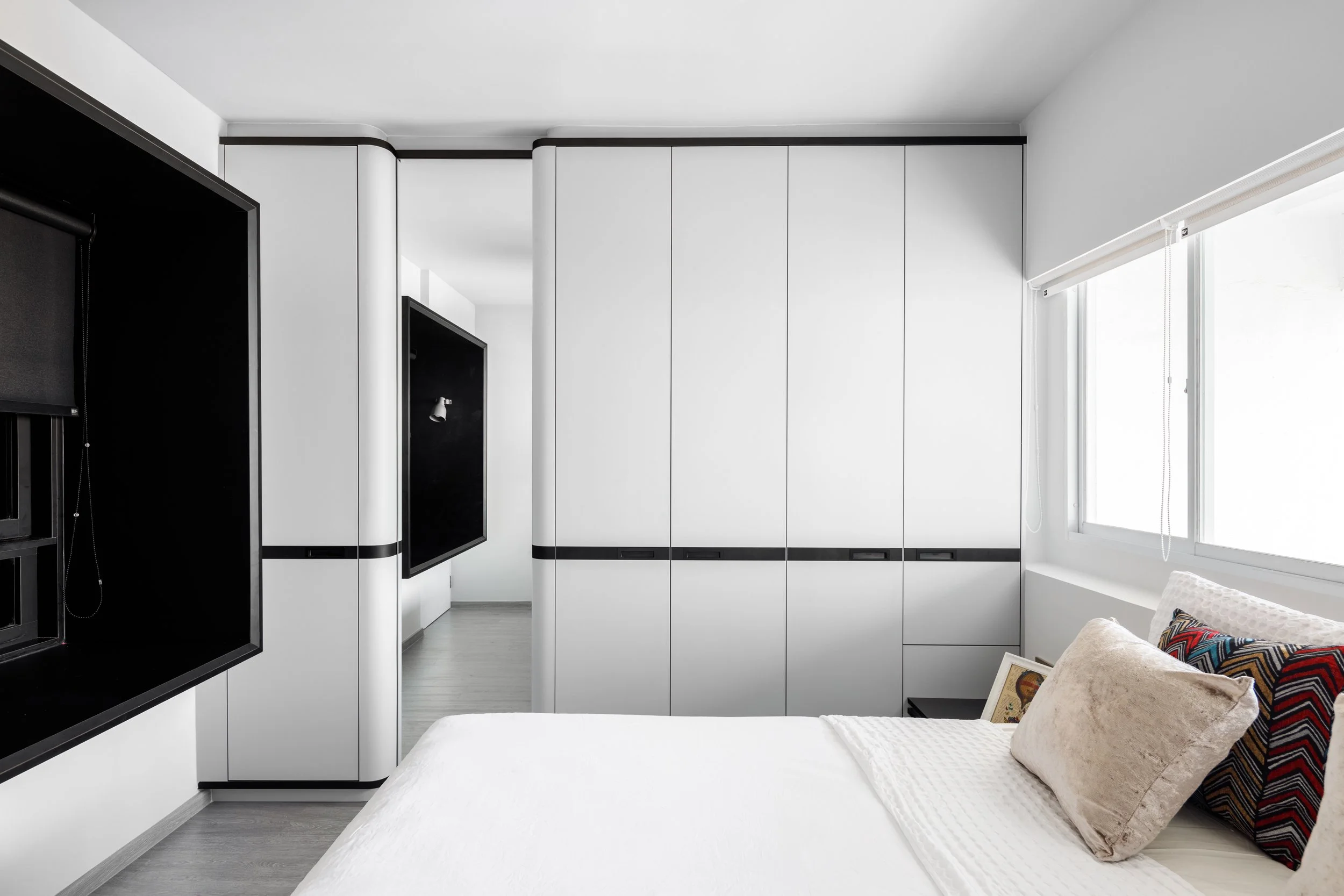 9) Bed 1.jpg