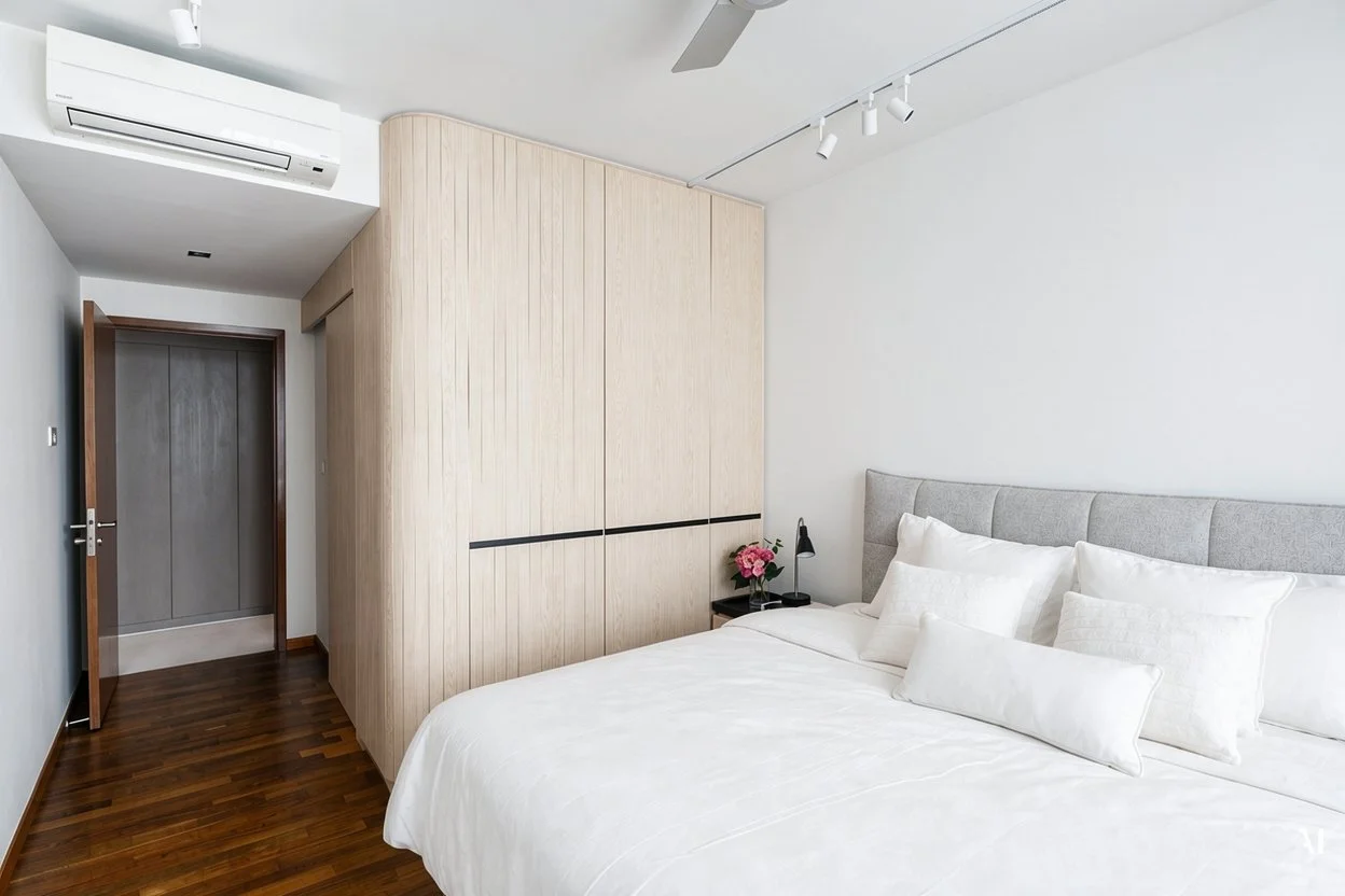 8) MASTER BEDROOM.jpg
