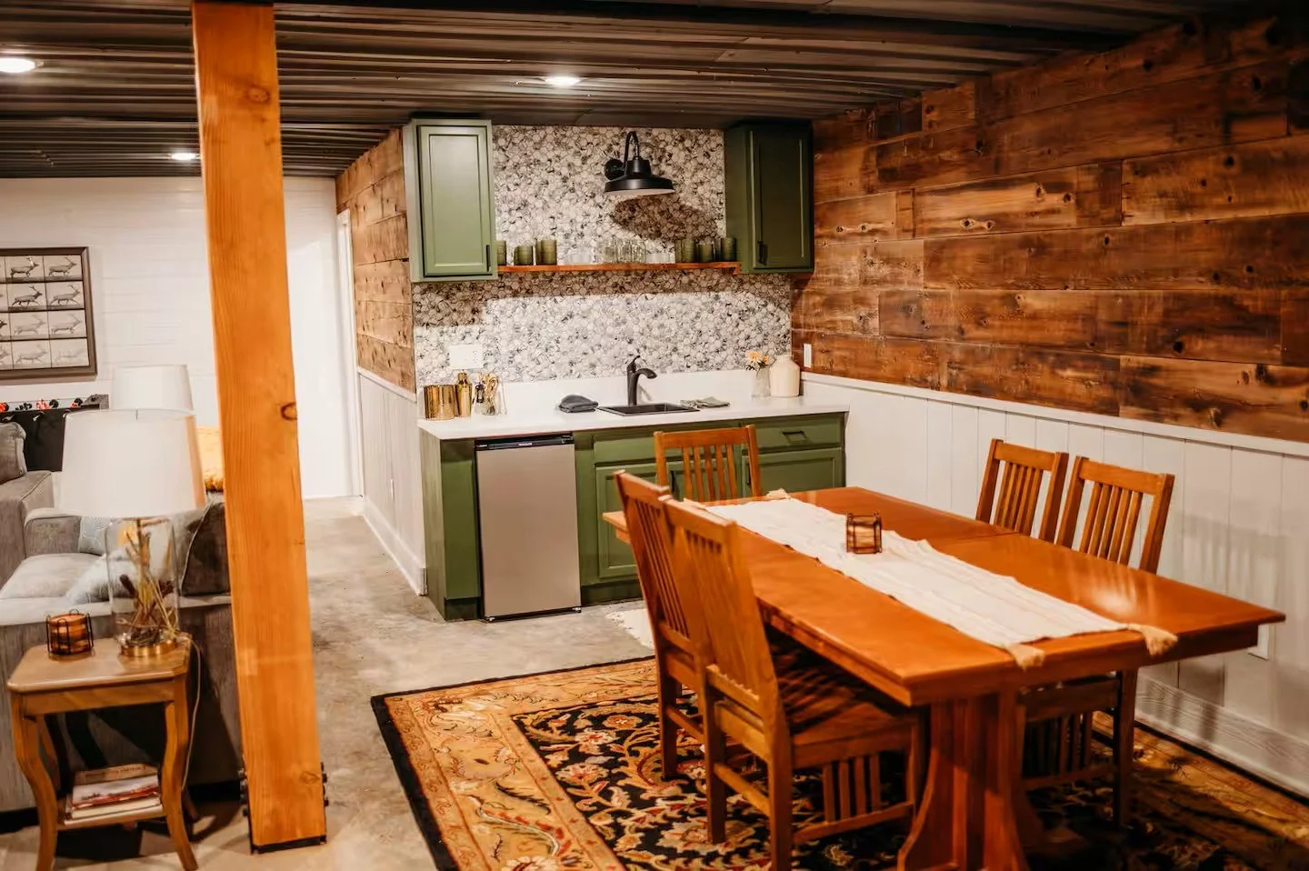 Platte River Farm Game Room Dining Kitchenette.jpg
