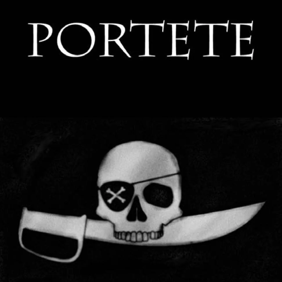 Black background with the word 'PORTEFE' in large white letters at the top. Below, a skull with an eye patch over its right eye and a pirate hat in the shape of a skull and crossbones, with a sword underneath.