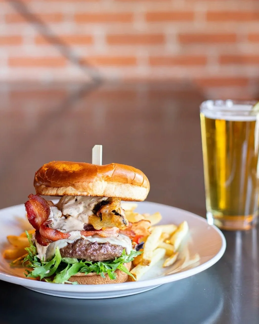 Stoked+Sports+Bar+%2B+Kitchen_Durango+Colorado_Gourmet+Dining_The+OG+BBQ+Bacon+Cheeseburger%2B01.jpg