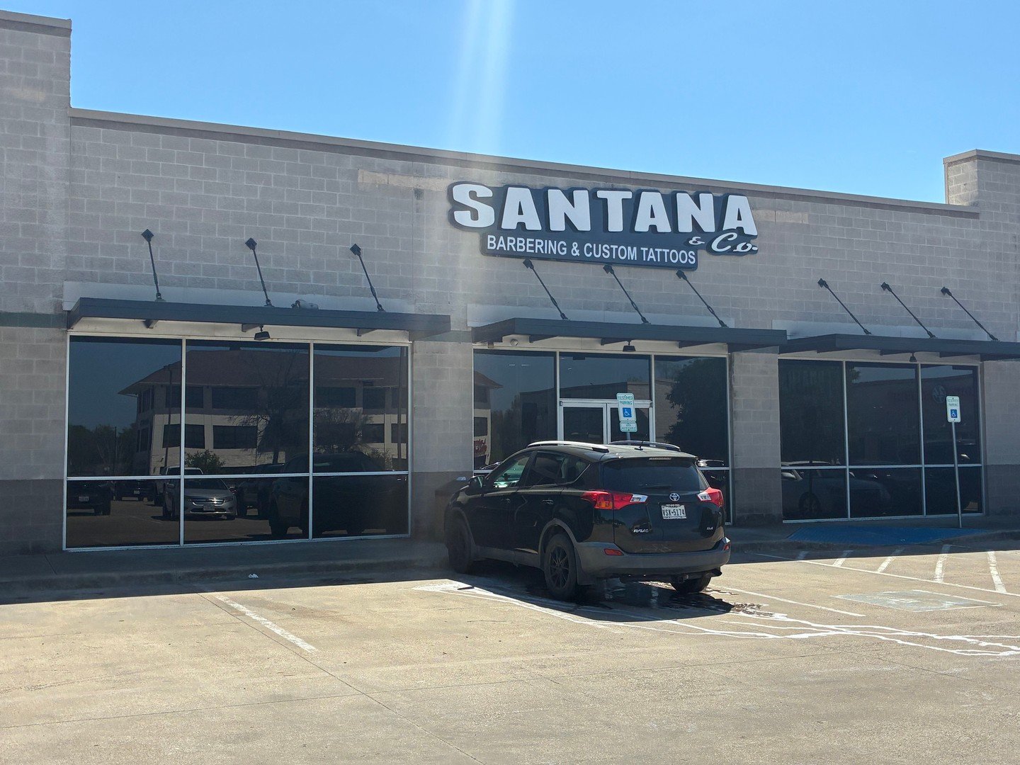 We had a blast making Santana Co. Studio's new location shine! ✨ Big thanks to @santana_co_studio for trusting Davis Window Cleaning Company to give those big windows a crystal-clear finish. Stop by and see their sleek look!