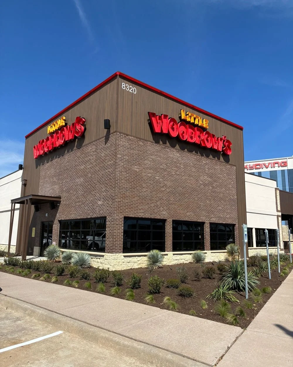 🌟 Discover the Clear Difference! 🌟 

Check out "Little Woodrow's" in Frisco, TX with their sparkling clean windows! Davis Window Cleaning Company has your views covered. Come enjoy the lively and inviting atmosphere inside and out.