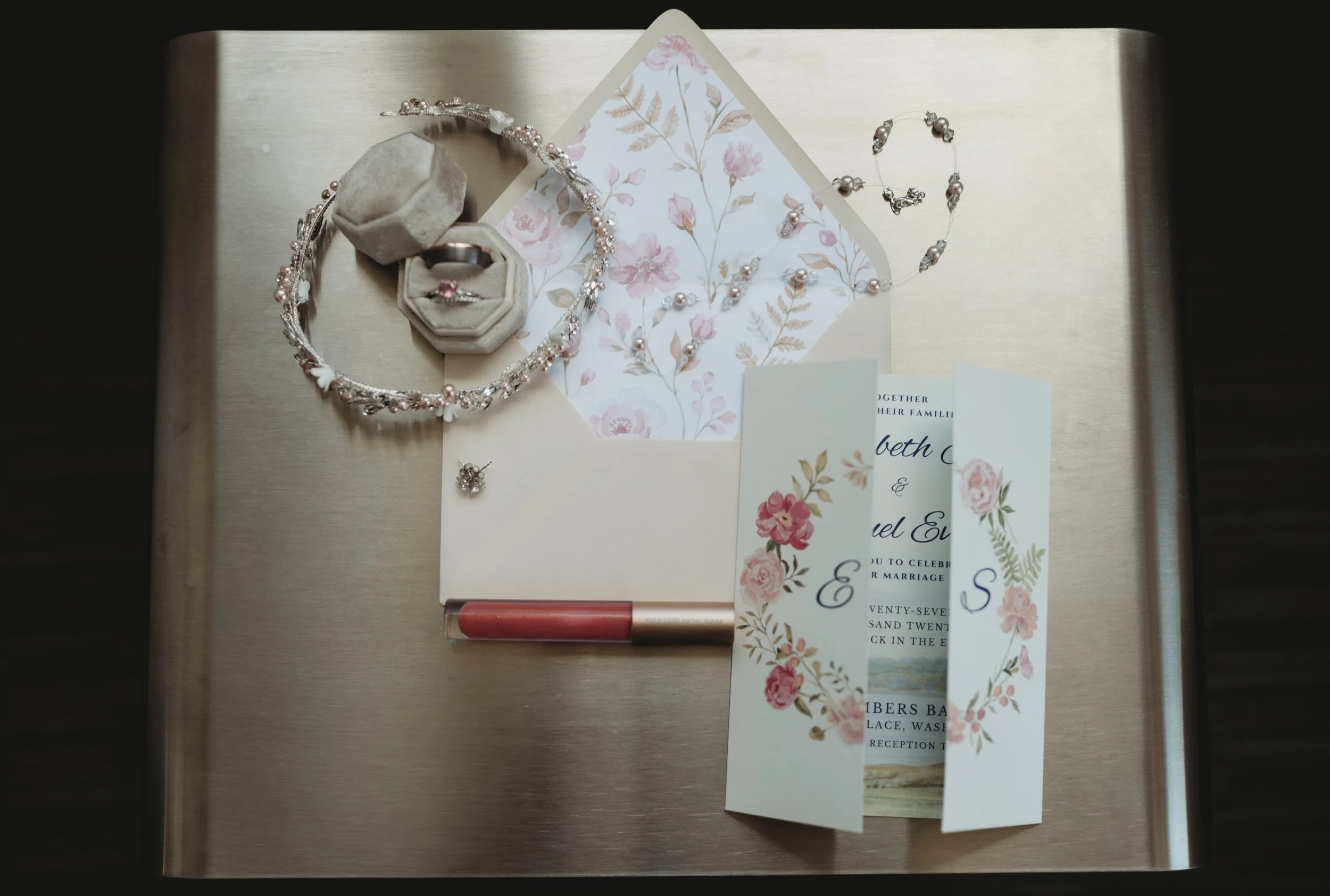 Every detail tells a story. 🤍

This custom gate-fold invitation was designed to give guests everything they need in one elegant piece.

It&rsquo;s romantic, functional, and the perfect first glimpse into your wedding day.

Which detail are you choos