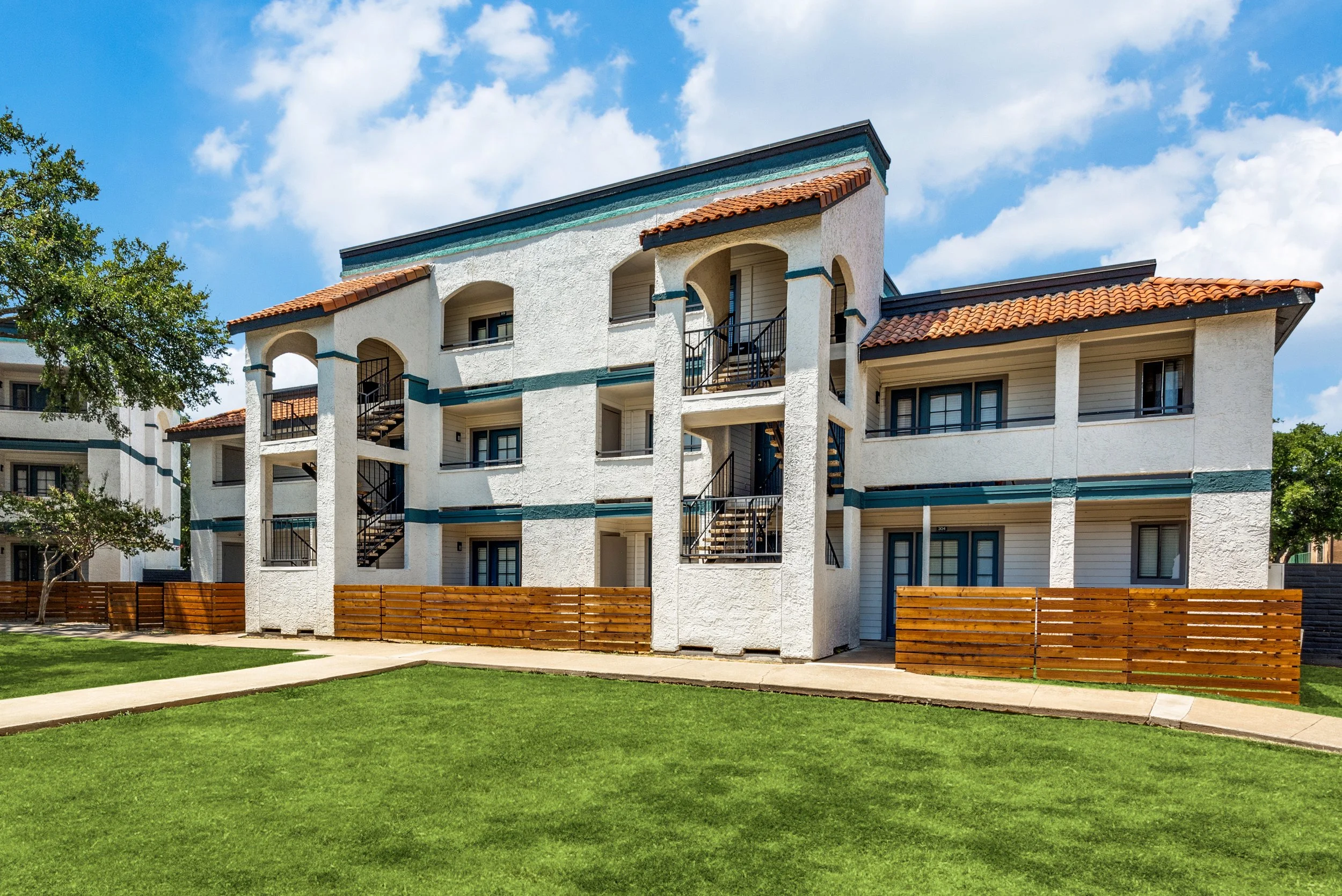 MATEO EXTERIOR 2.jpg