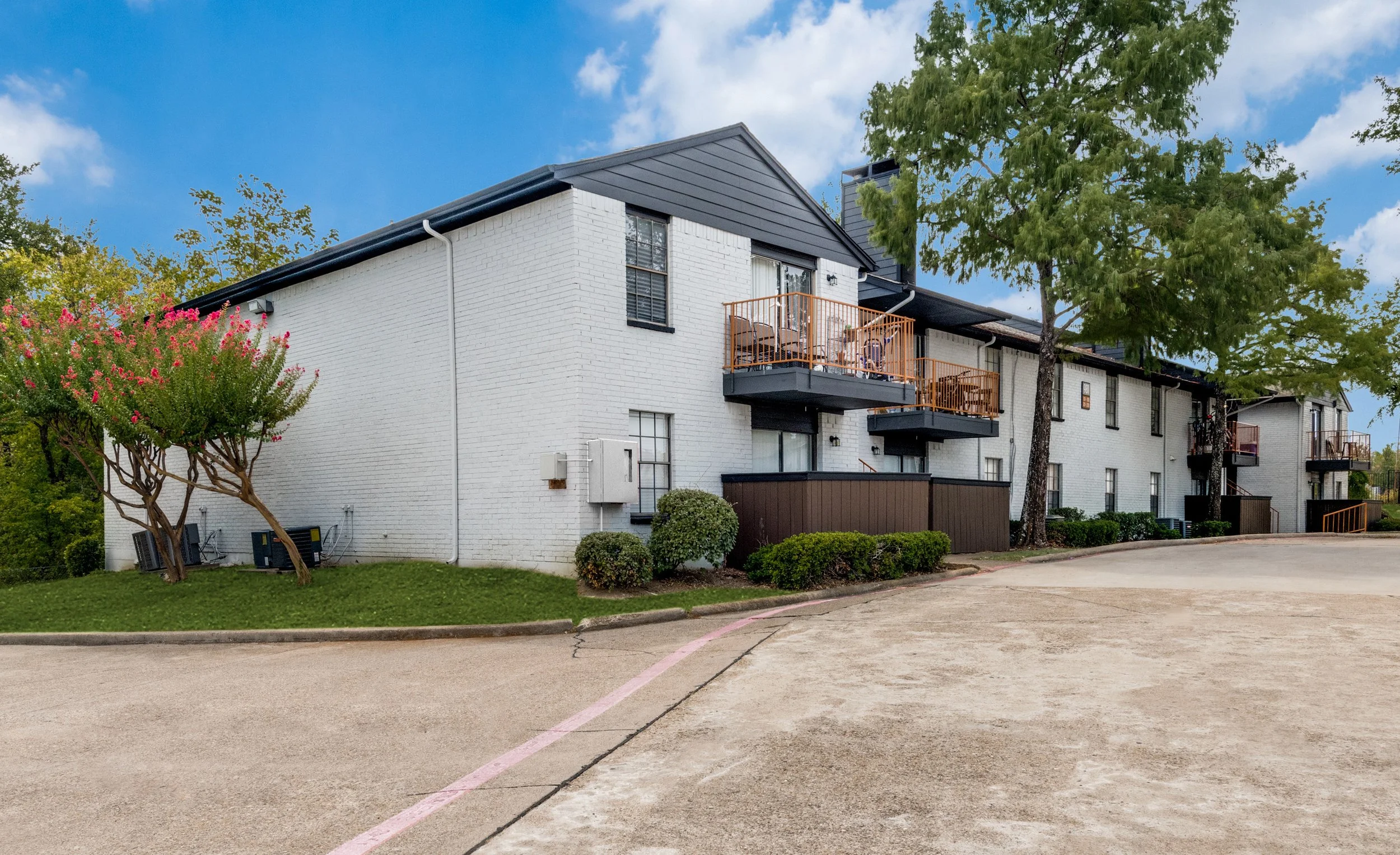 LOCKHART EXTERIOR  4.jpg